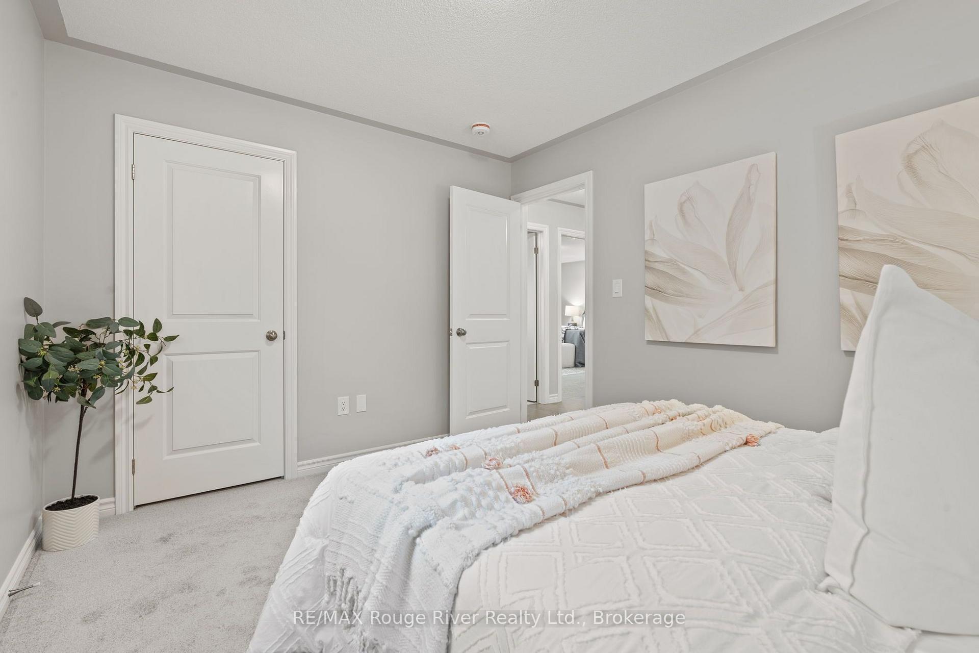 Photo 19 of 286 Lyle Drive, Clarington, Bowmanville — HOMEH