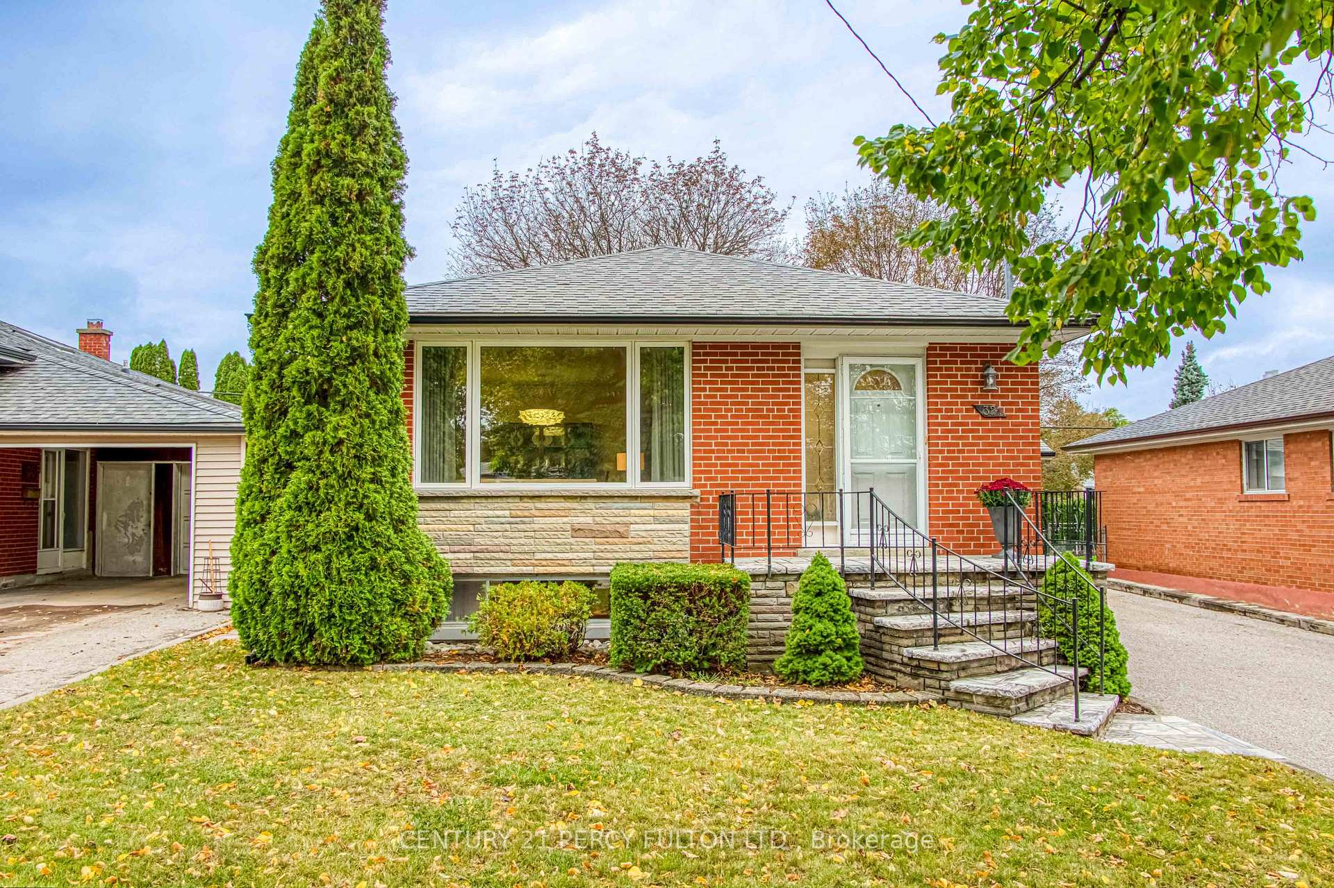Photo 1 of 32 Bromton Drive, Scarborough, Bendale — HOMEH