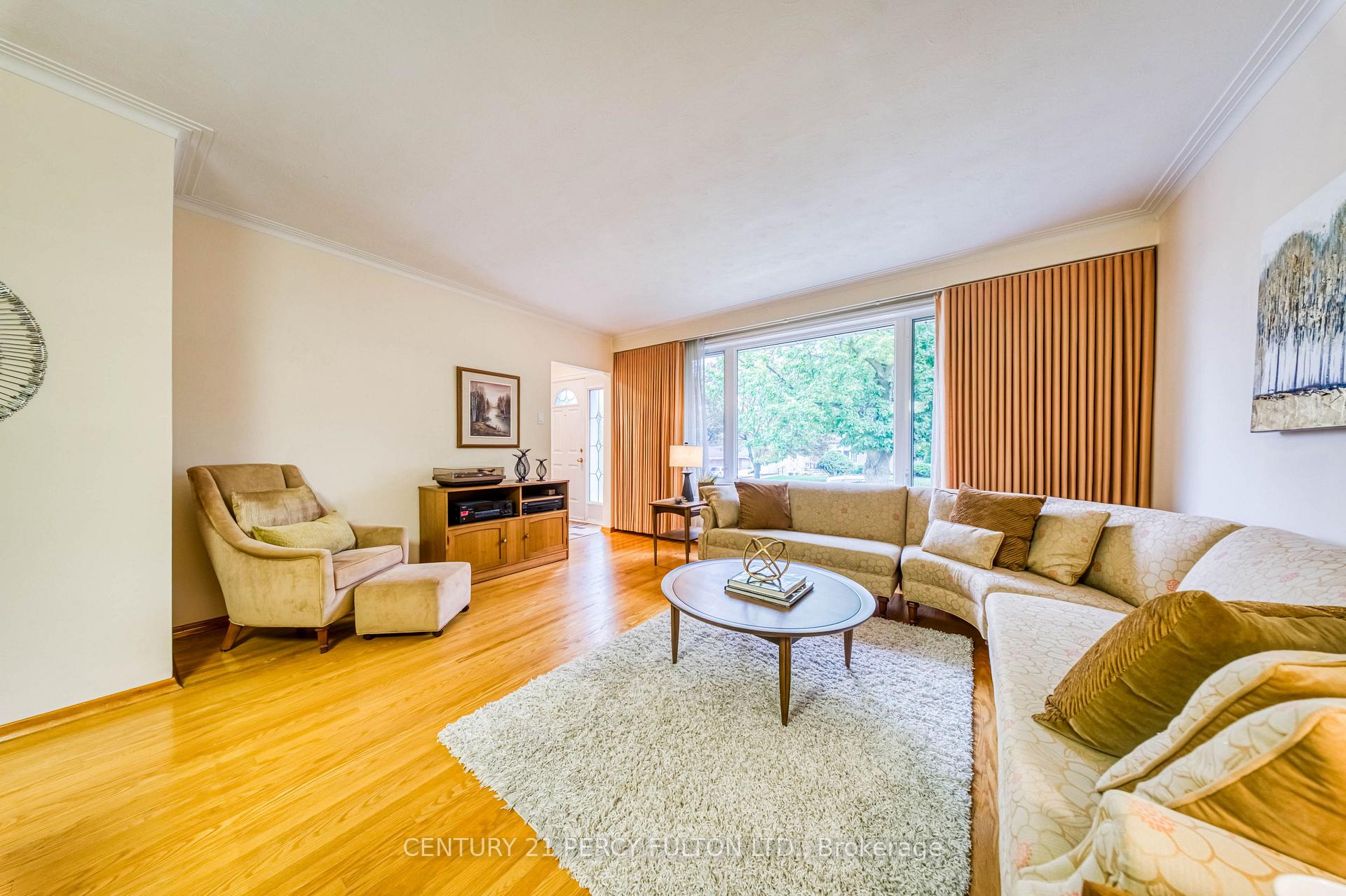 Photo 9 of 32 Bromton Drive, Scarborough, Bendale — HOMEH