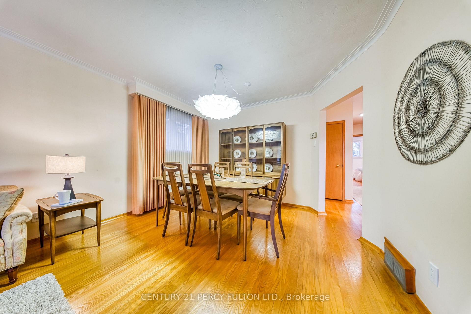 Photo 10 of 32 Bromton Drive, Scarborough, Bendale — HOMEH