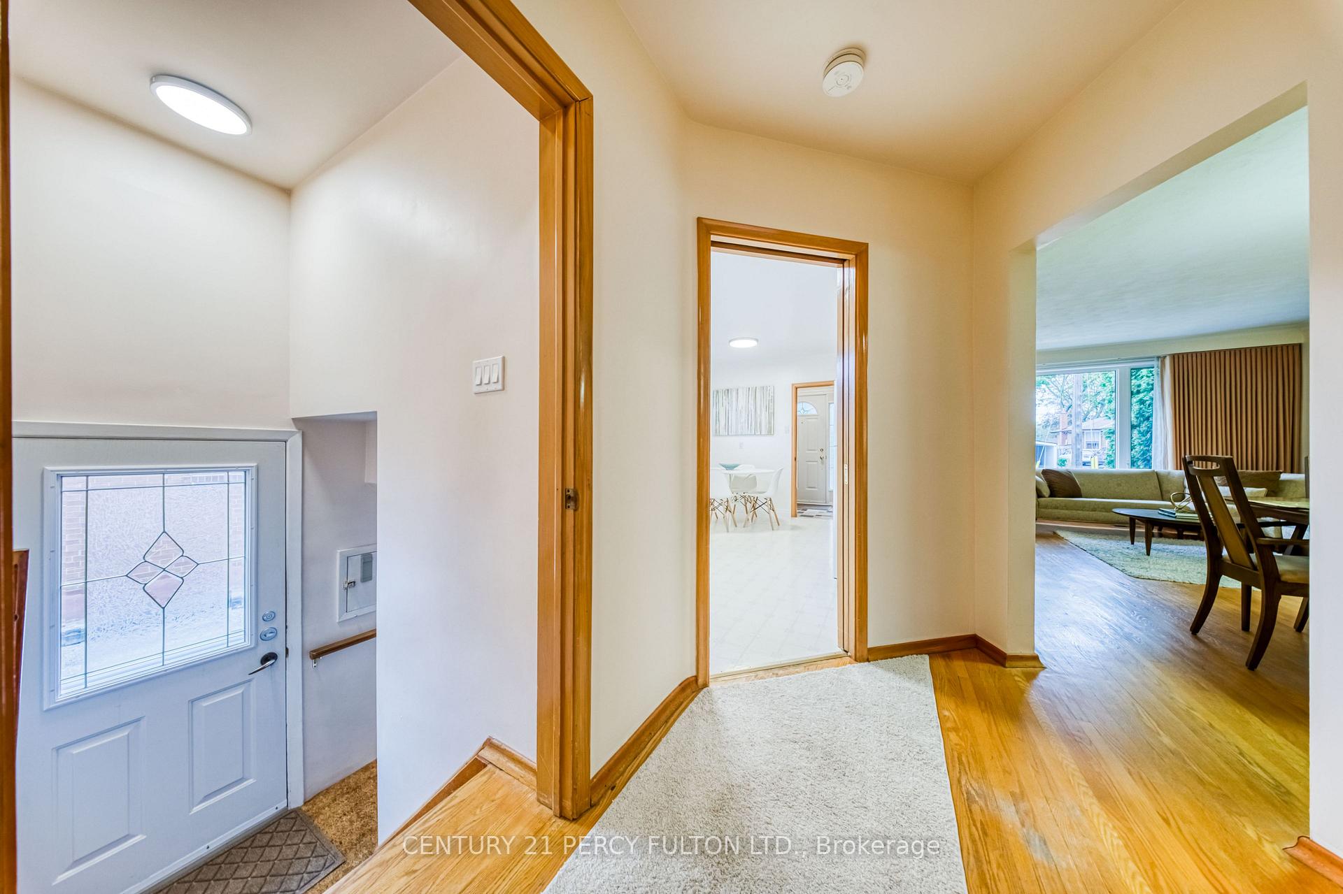 Photo 11 of 32 Bromton Drive, Scarborough, Bendale — HOMEH