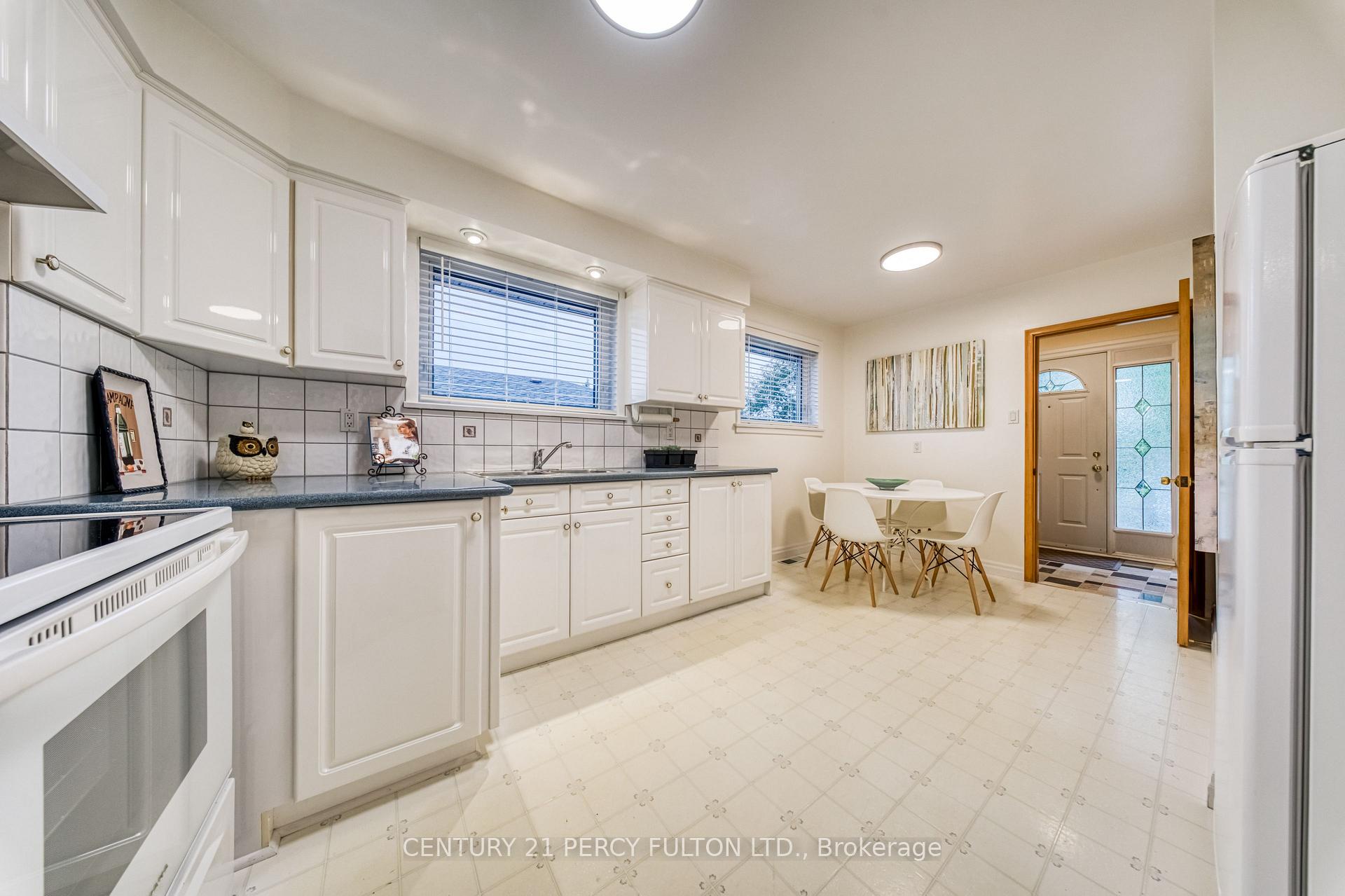 Photo 12 of 32 Bromton Drive, Scarborough, Bendale — HOMEH