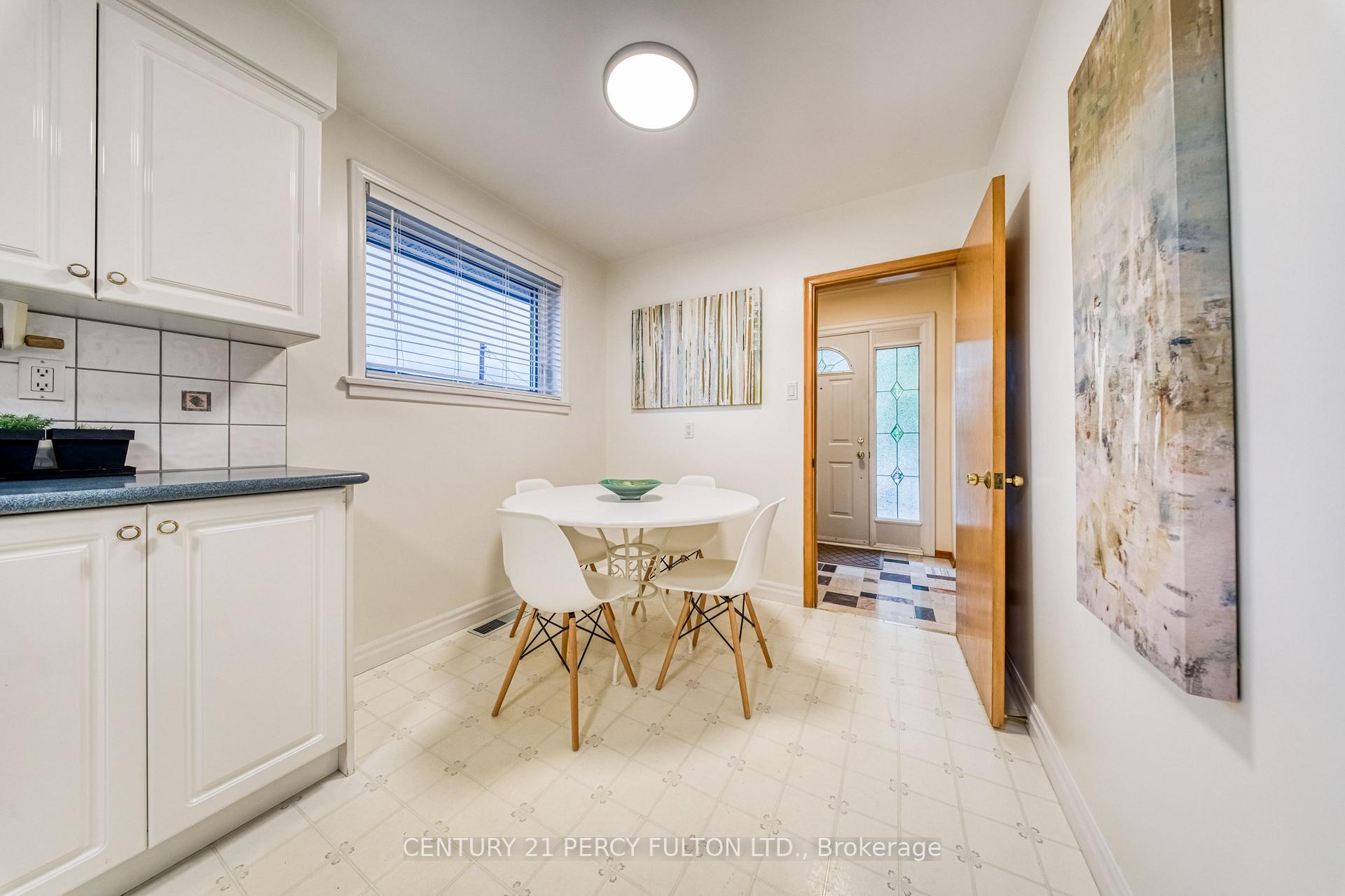 Photo 14 of 32 Bromton Drive, Scarborough, Bendale — HOMEH