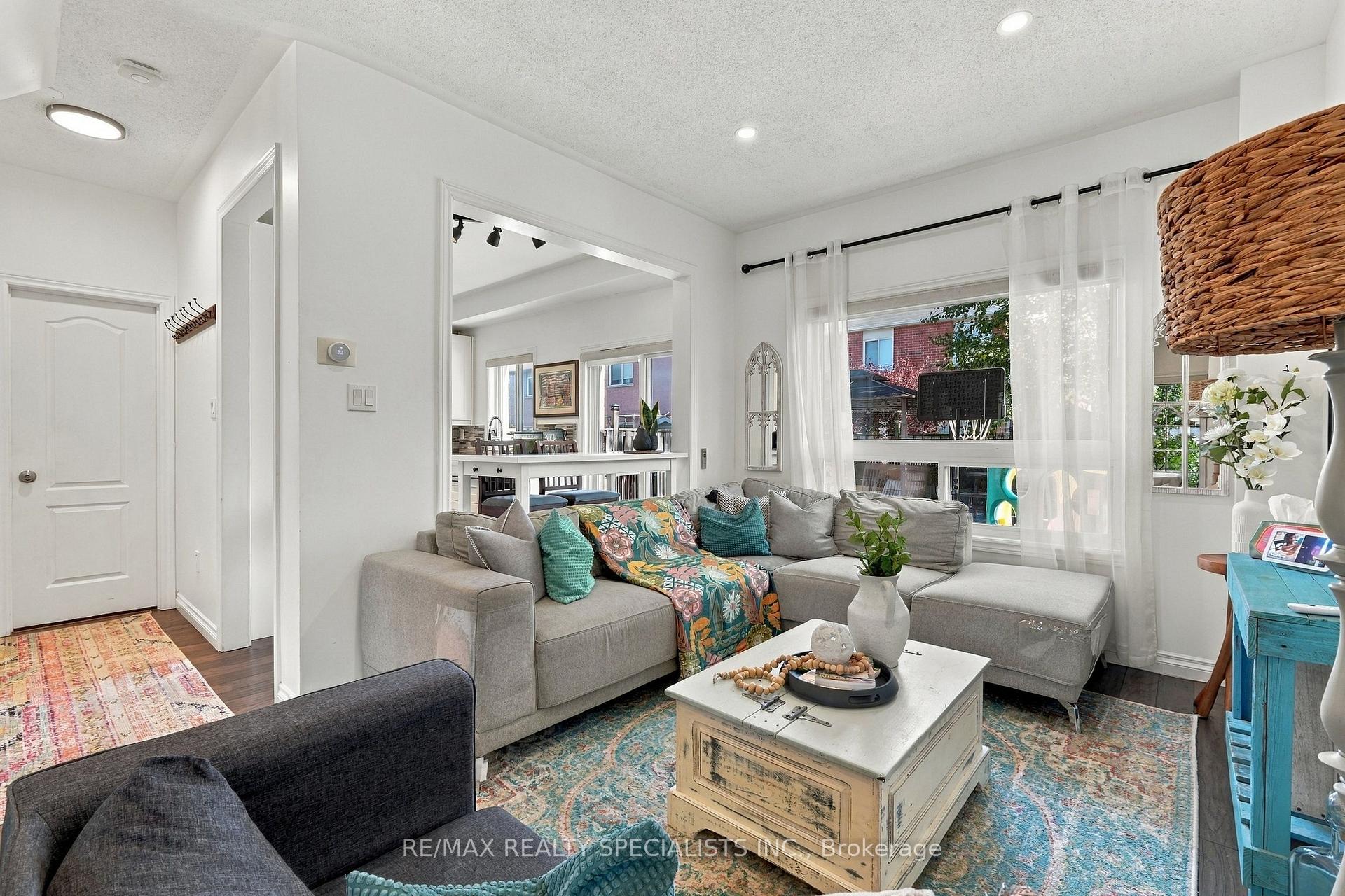 Photo 3 of 1108 Cumming Boulevard, Milton, Clarke — HOMEH
