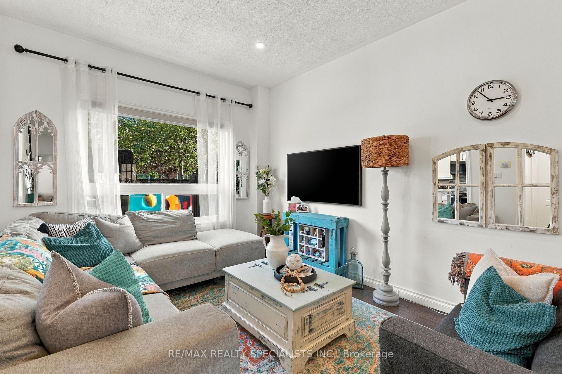 Photo 5 of 1108 Cumming Boulevard, Milton, Clarke — HOMEH
