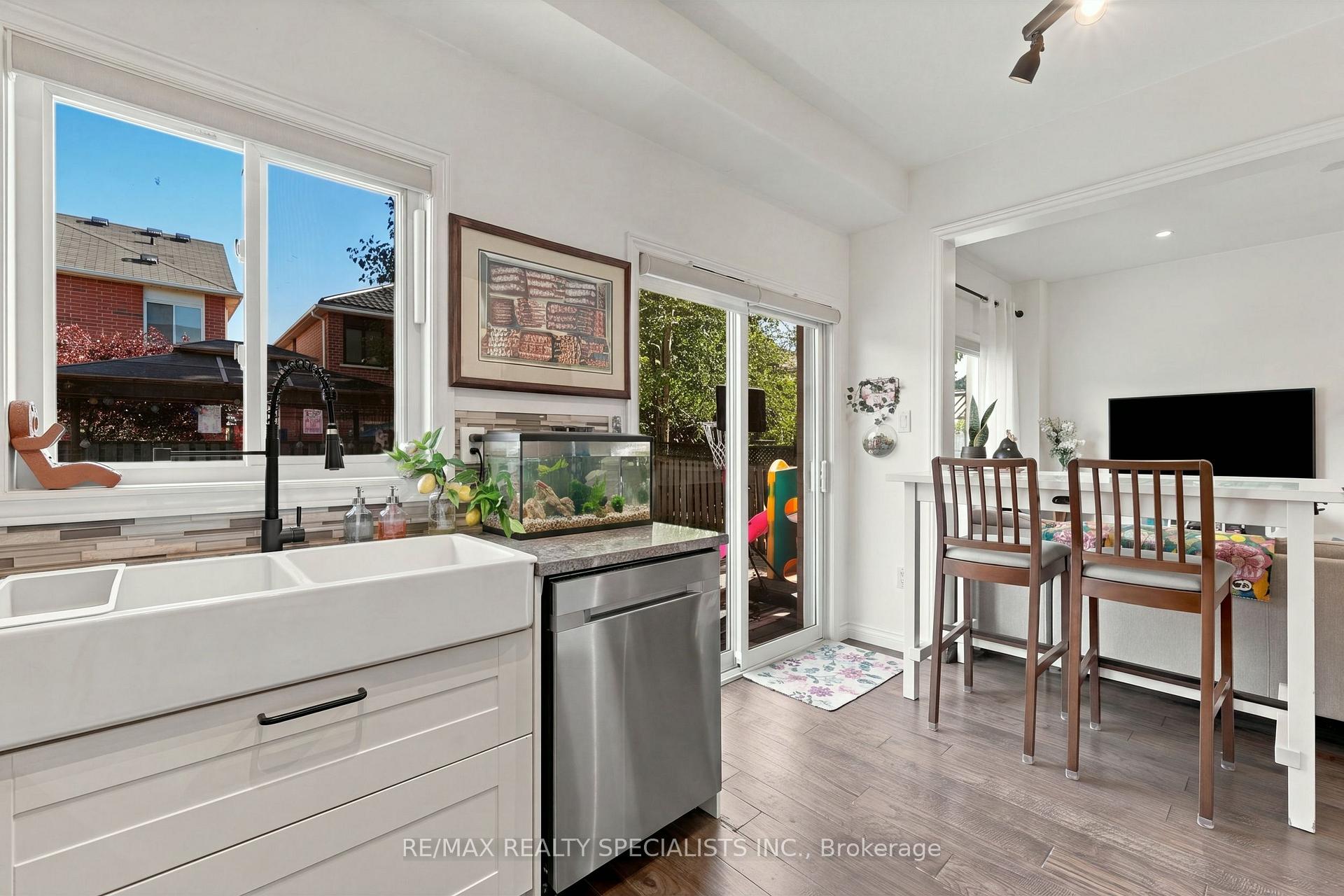 Photo 8 of 1108 Cumming Boulevard, Milton, Clarke — HOMEH