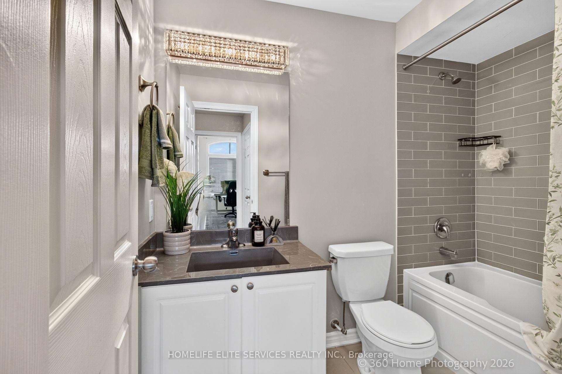 Photo 14 of 70 Farooq Boulevard, Vaughan, Vellore Village — HOMEH