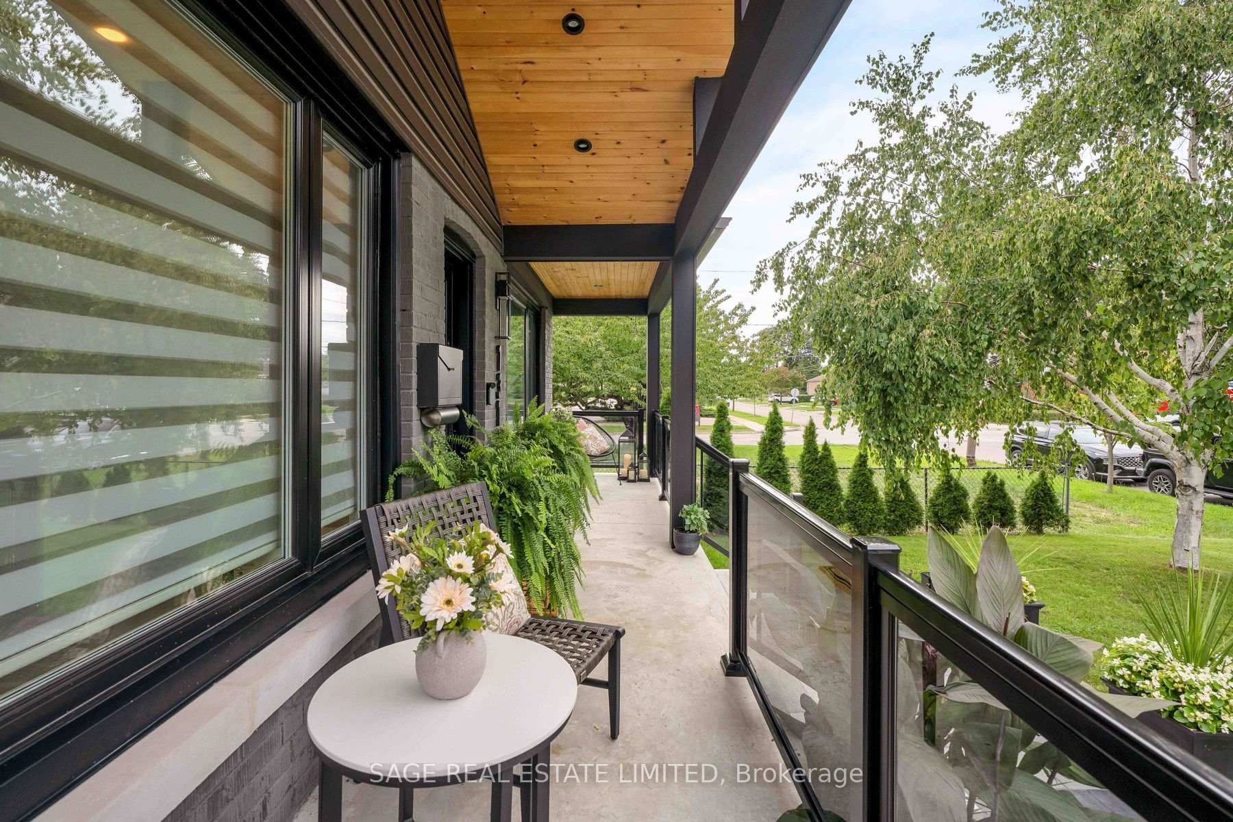 Photo 4 of 131 Silverhill Drive, Etobicoke, Islington-City Centre West — HOMEH