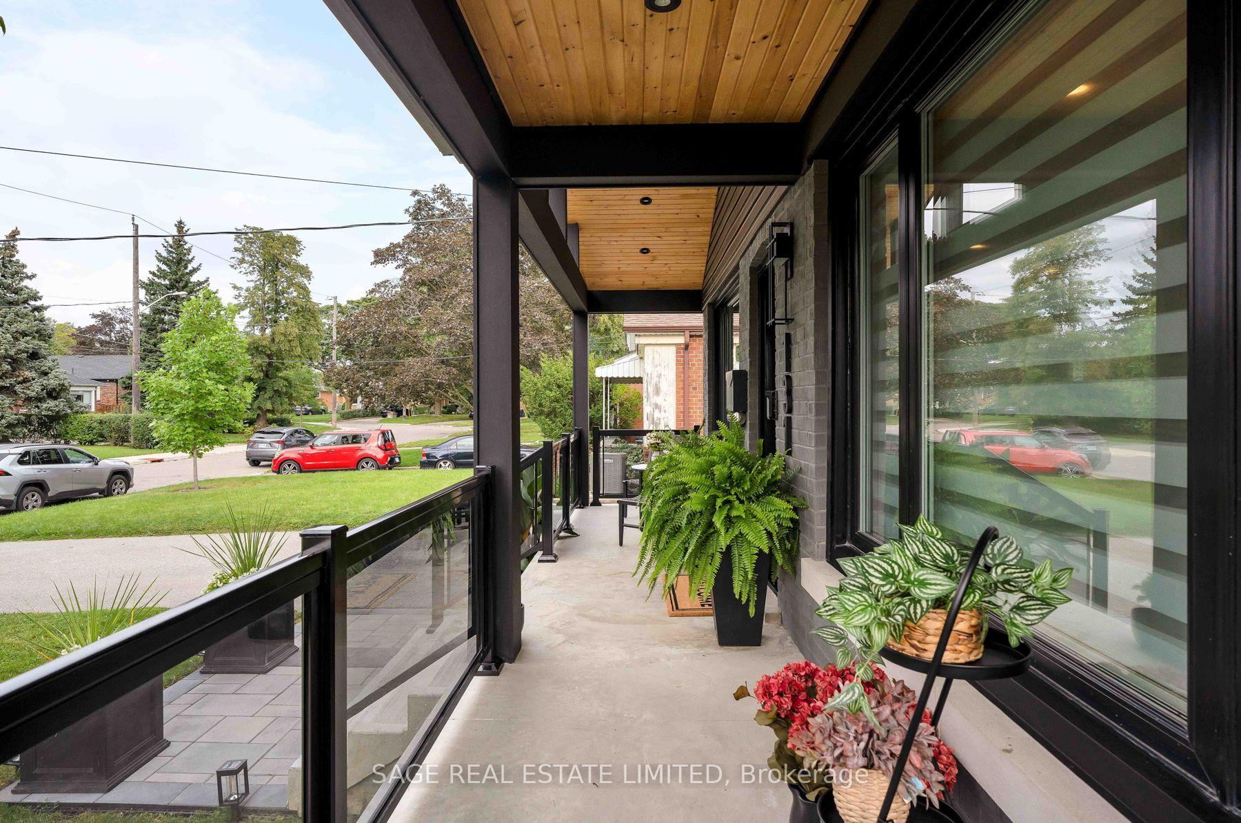 Photo 5 of 131 Silverhill Drive, Etobicoke, Islington-City Centre West — HOMEH