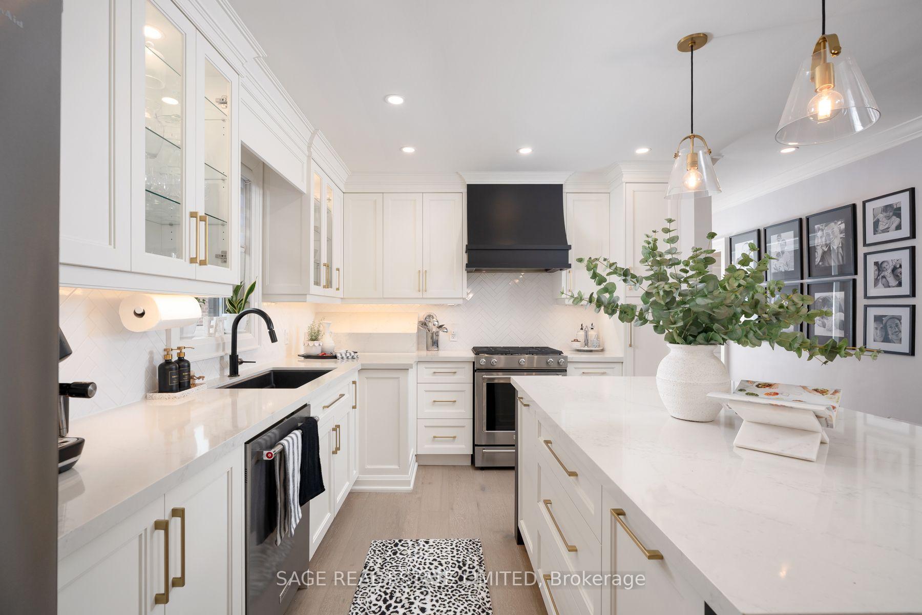Photo 17 of 131 Silverhill Drive, Etobicoke, Islington-City Centre West — HOMEH