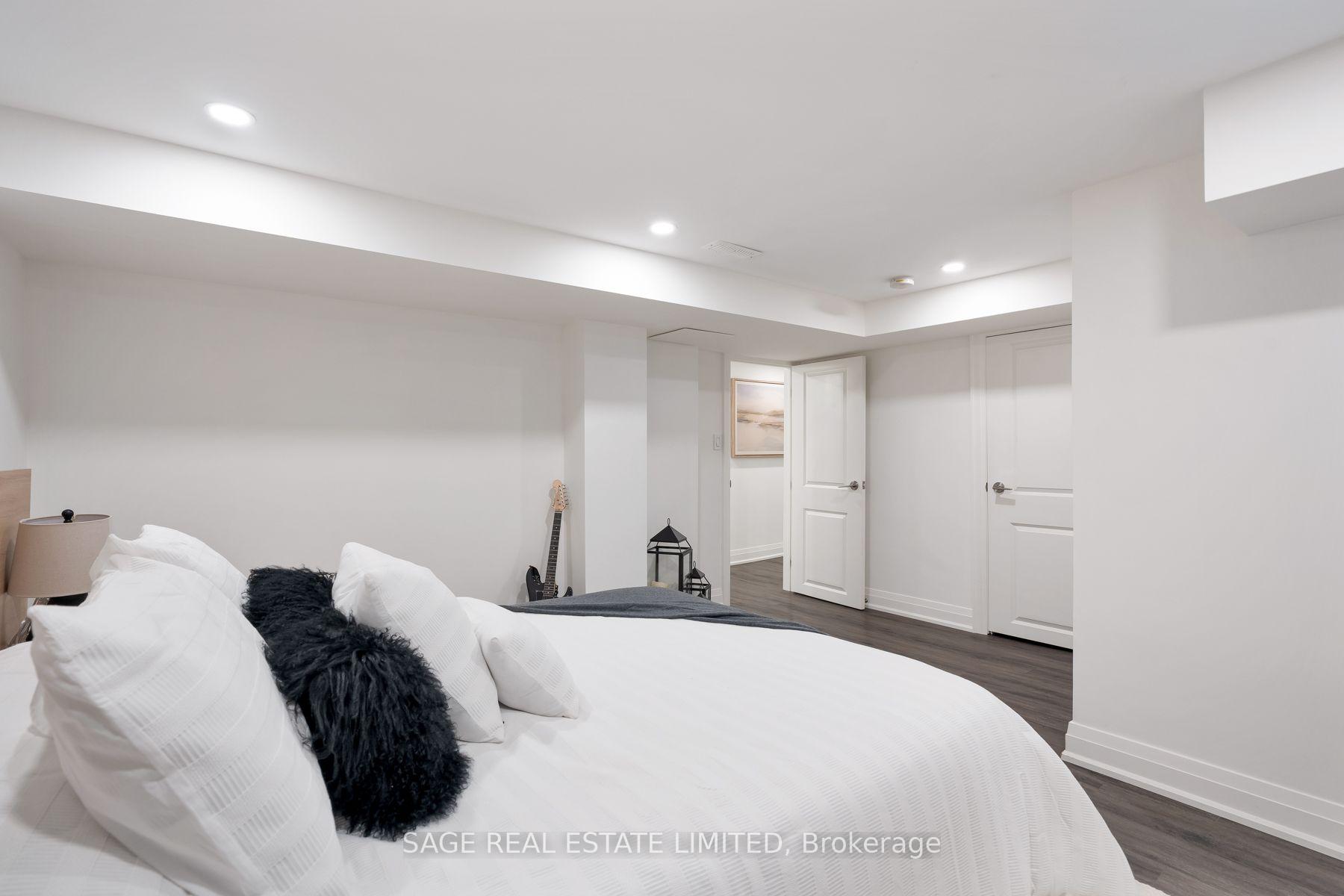 Photo 30 of 131 Silverhill Drive, Etobicoke, Islington-City Centre West — HOMEH