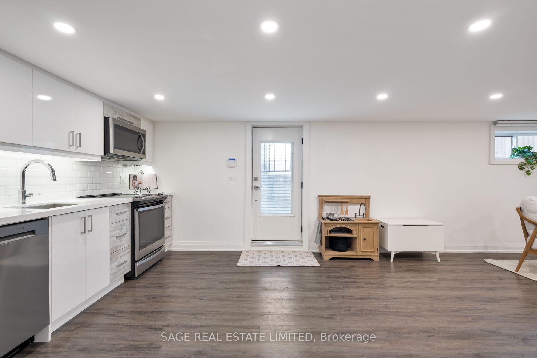 Photo 34 of 131 Silverhill Drive, Etobicoke, Islington-City Centre West — HOMEH