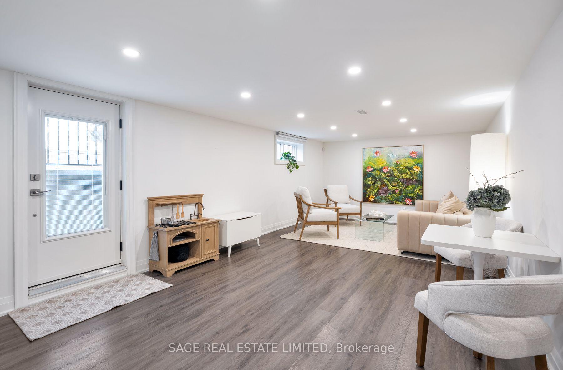 Photo 35 of 131 Silverhill Drive, Etobicoke, Islington-City Centre West — HOMEH