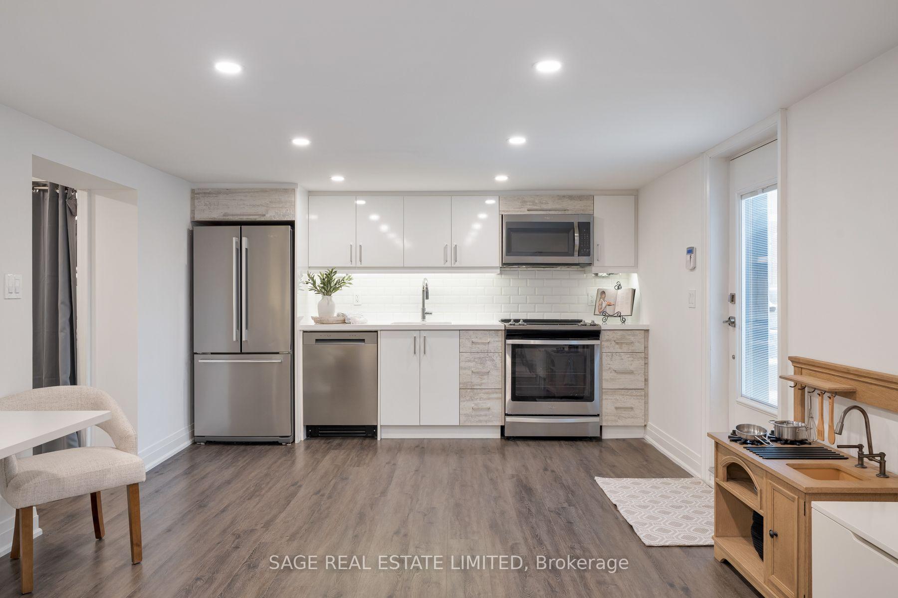 Photo 38 of 131 Silverhill Drive, Etobicoke, Islington-City Centre West — HOMEH