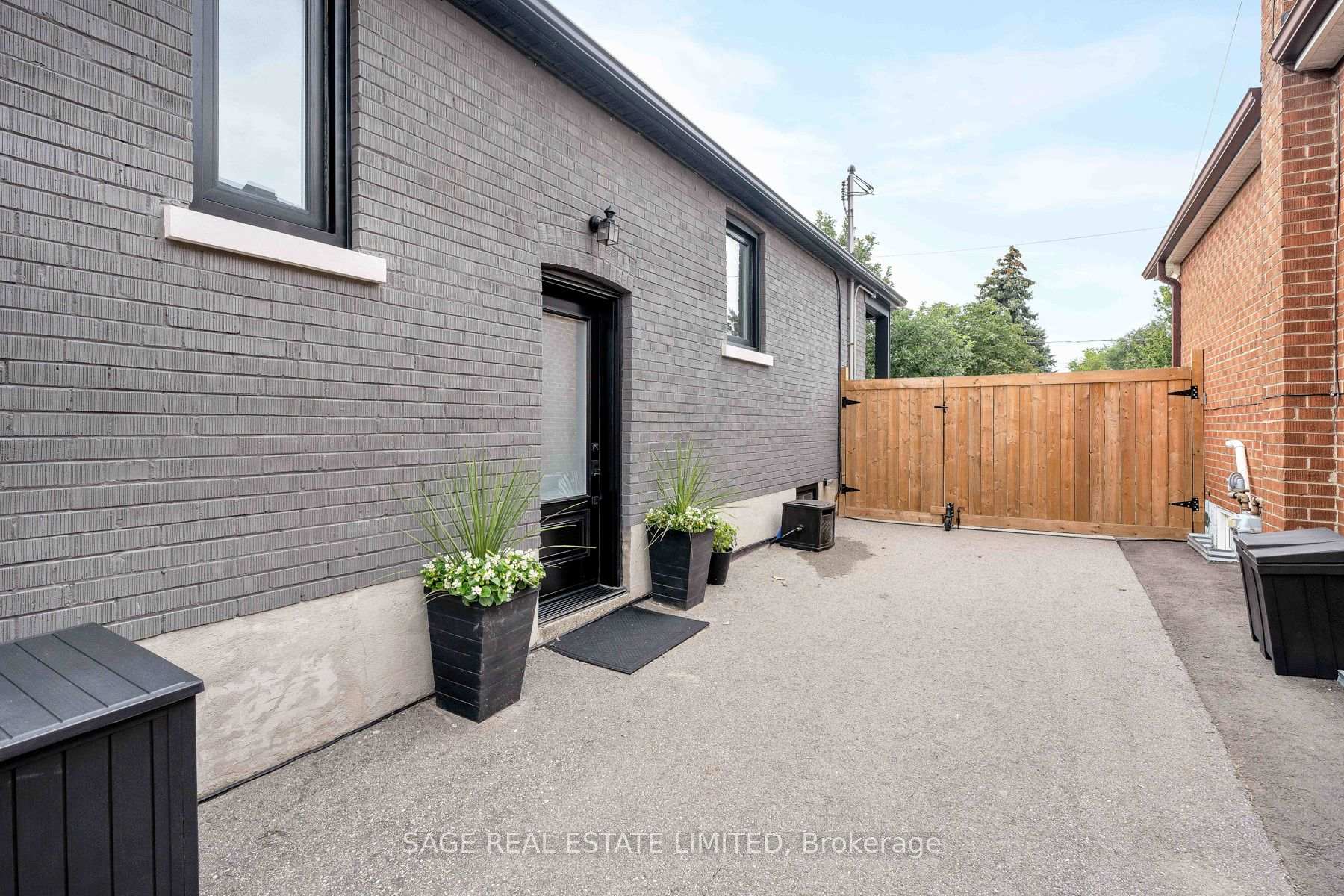 Photo 50 of 131 Silverhill Drive, Etobicoke, Islington-City Centre West — HOMEH