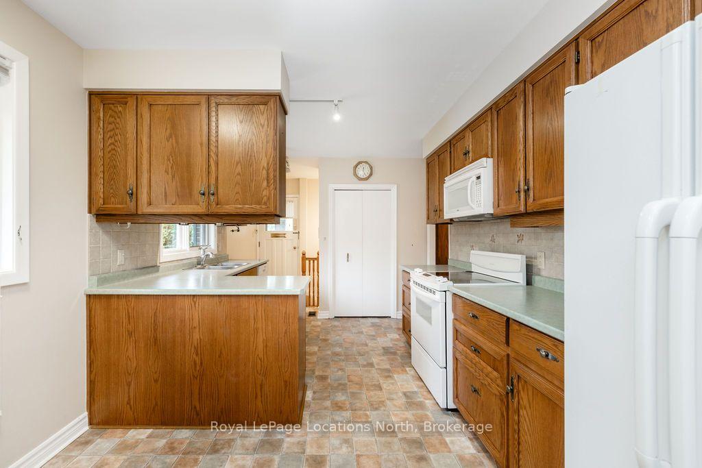 Photo 4 of 9 Vine Crescent, Barrie, Sunnidale — HOMEH