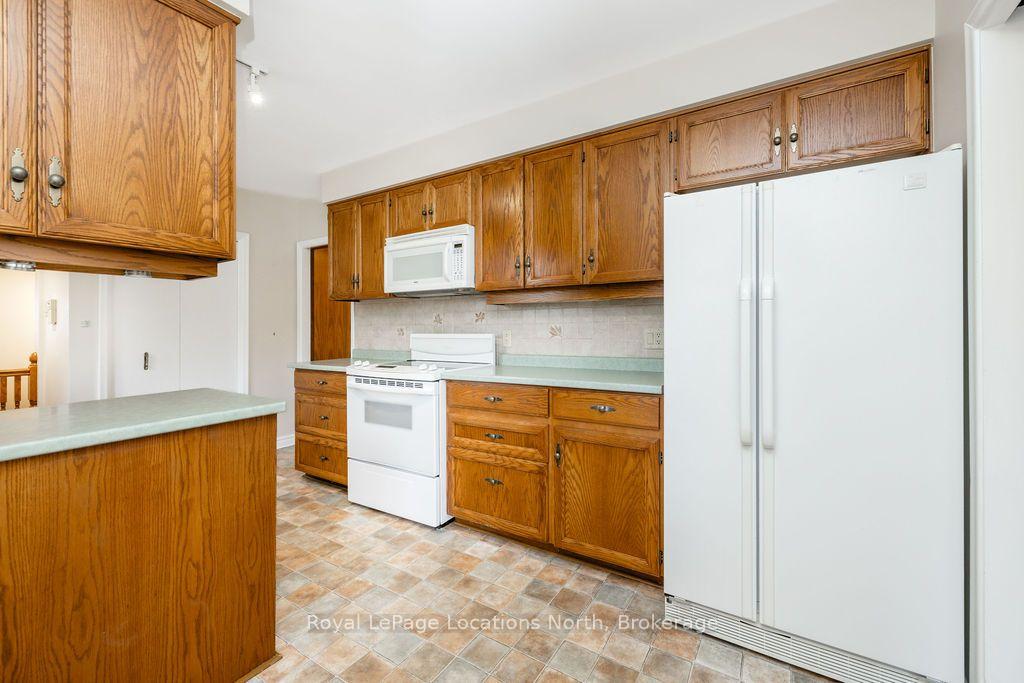 Photo 5 of 9 Vine Crescent, Barrie, Sunnidale — HOMEH