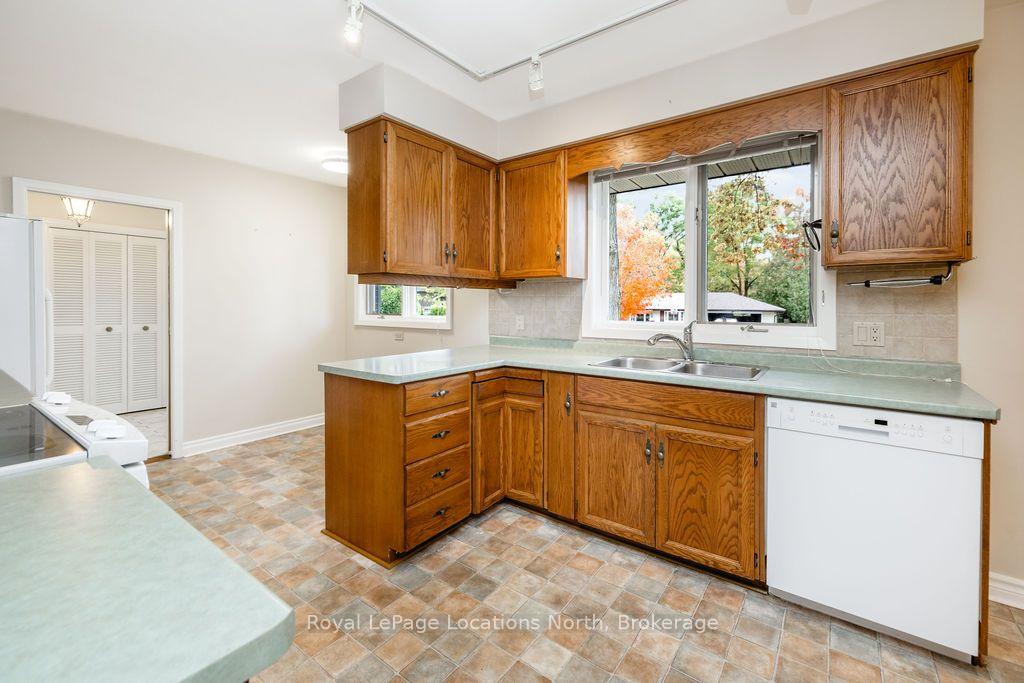 Photo 6 of 9 Vine Crescent, Barrie, Sunnidale — HOMEH