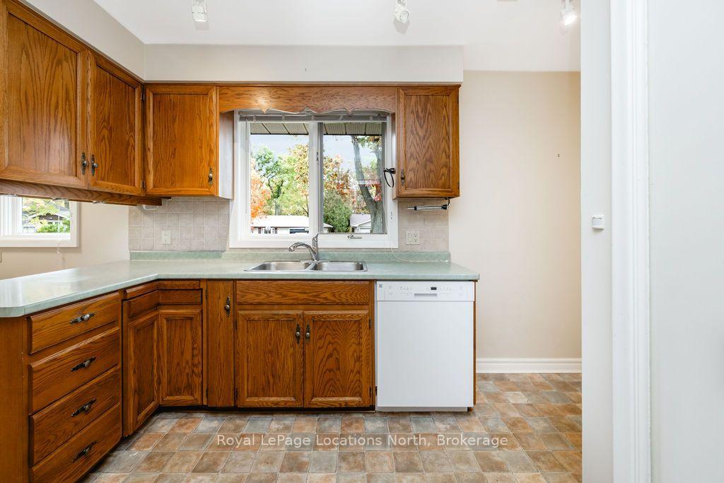 Photo 7 of 9 Vine Crescent, Barrie, Sunnidale — HOMEH