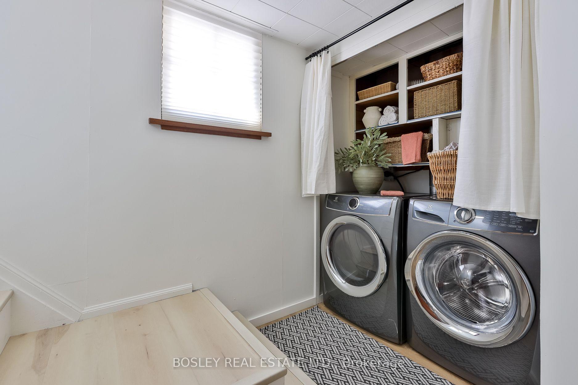Photo 32 of 16 Delroy Drive, Etobicoke, Stonegate-Queensway — HOMEH