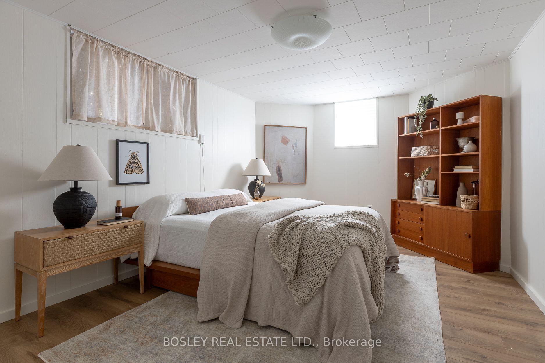 Photo 33 of 16 Delroy Drive, Etobicoke, Stonegate-Queensway — HOMEH