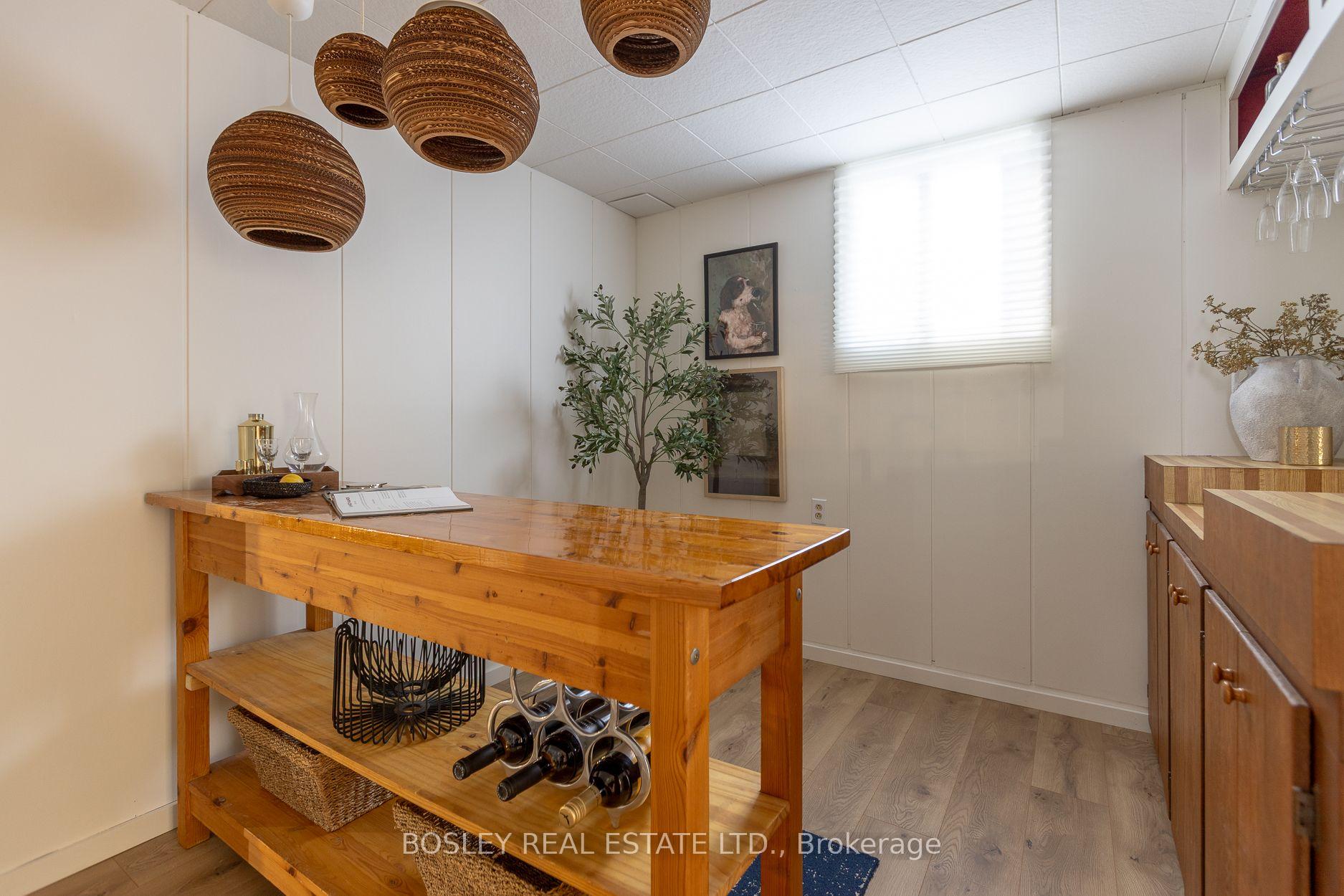 Photo 36 of 16 Delroy Drive, Etobicoke, Stonegate-Queensway — HOMEH