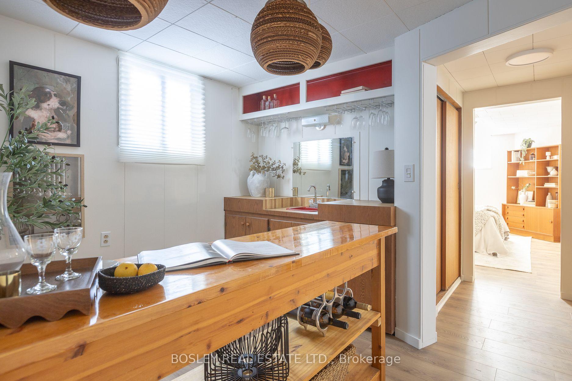 Photo 38 of 16 Delroy Drive, Etobicoke, Stonegate-Queensway — HOMEH