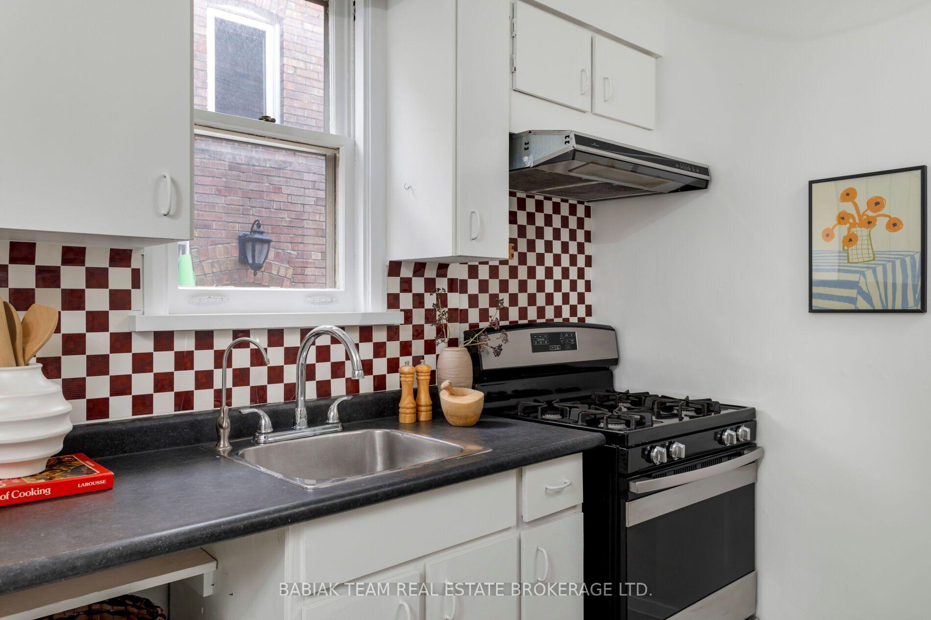 Photo 13 of 34 Elora Road, Toronto, High Park North — HOMEH