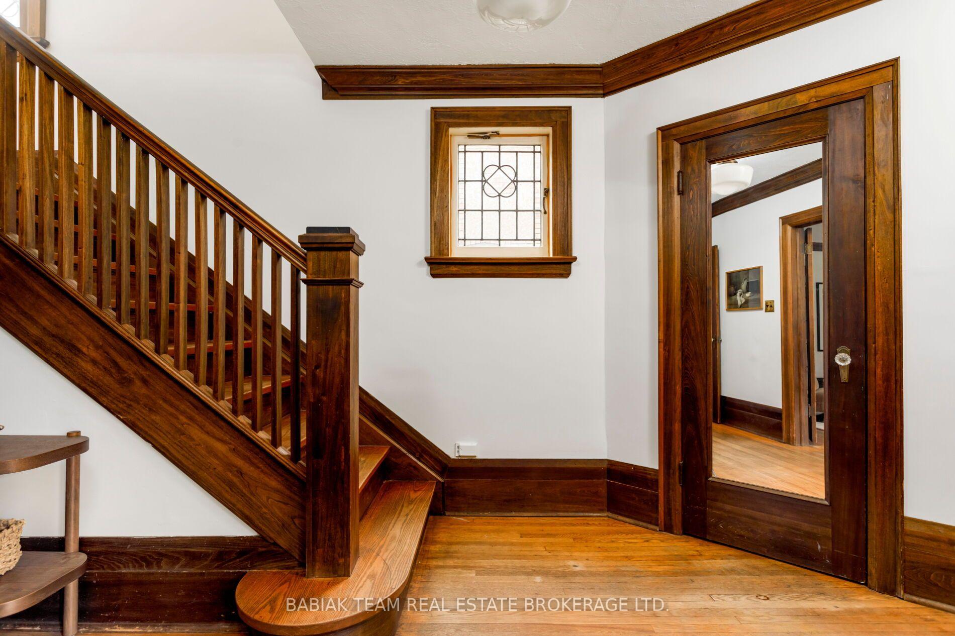 Photo 15 of 34 Elora Road, Toronto, High Park North — HOMEH