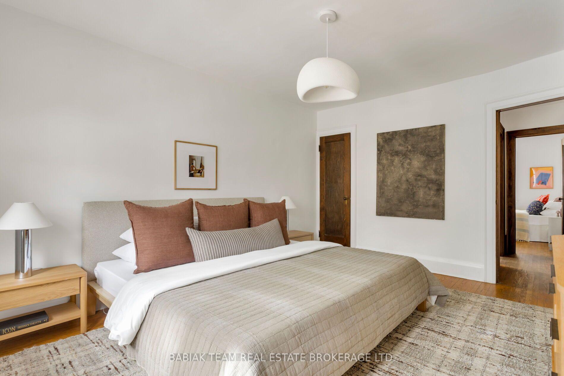 Photo 20 of 34 Elora Road, Toronto, High Park North — HOMEH