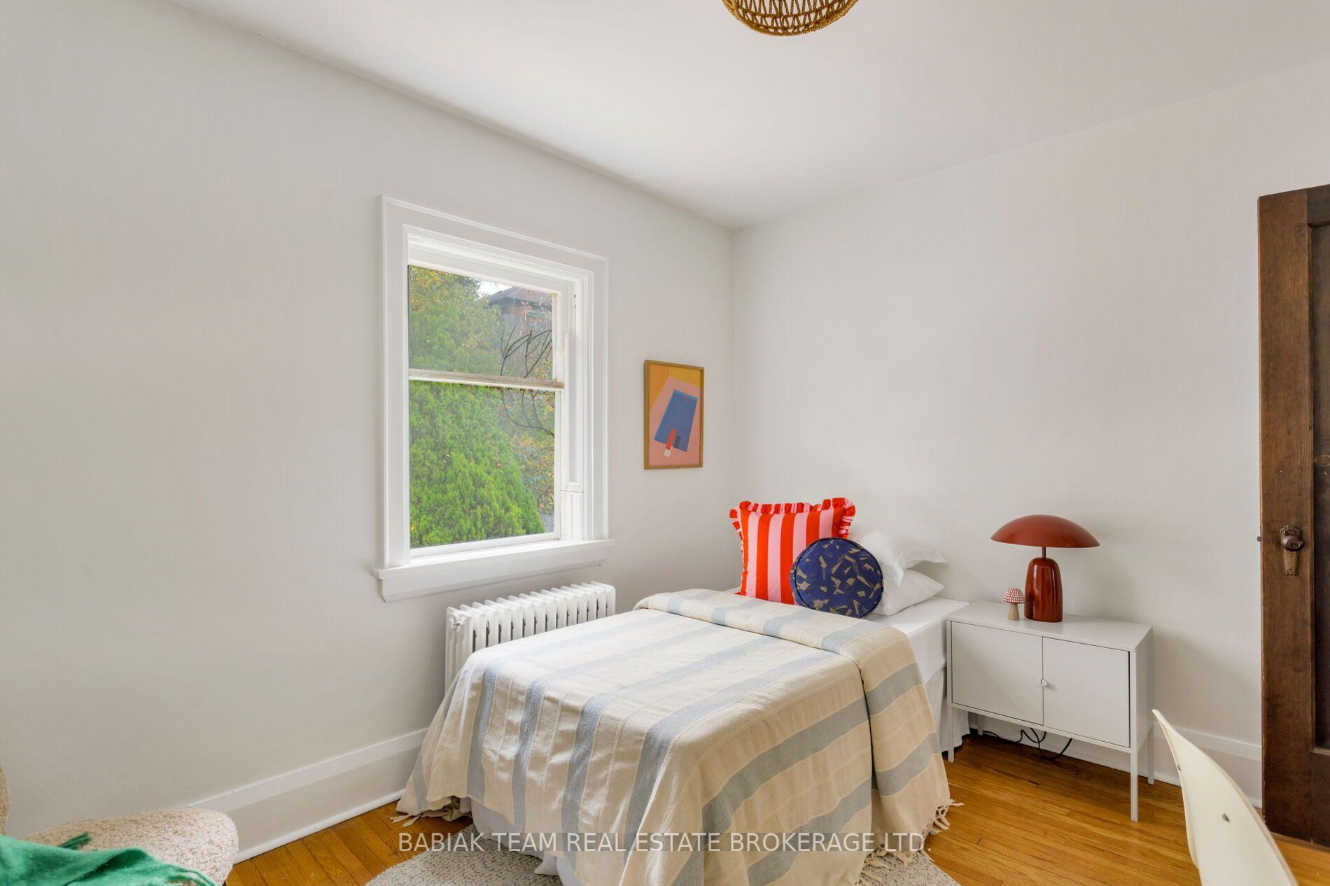 Photo 30 of 34 Elora Road, Toronto, High Park North — HOMEH