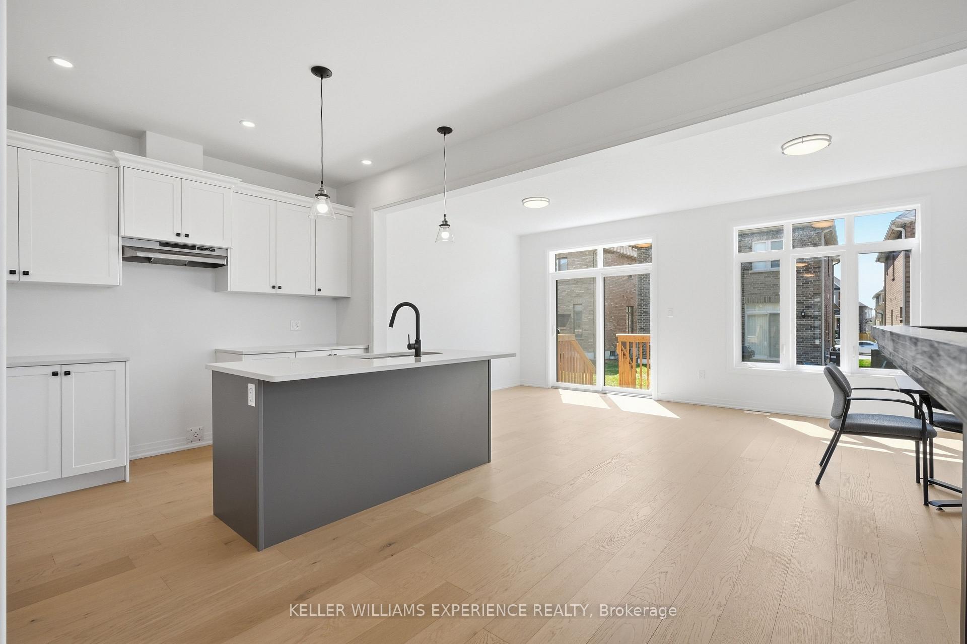 Photo 9 of 52 Sagewood Avenue, Barrie, Rural Barrie Southeast — HOMEH