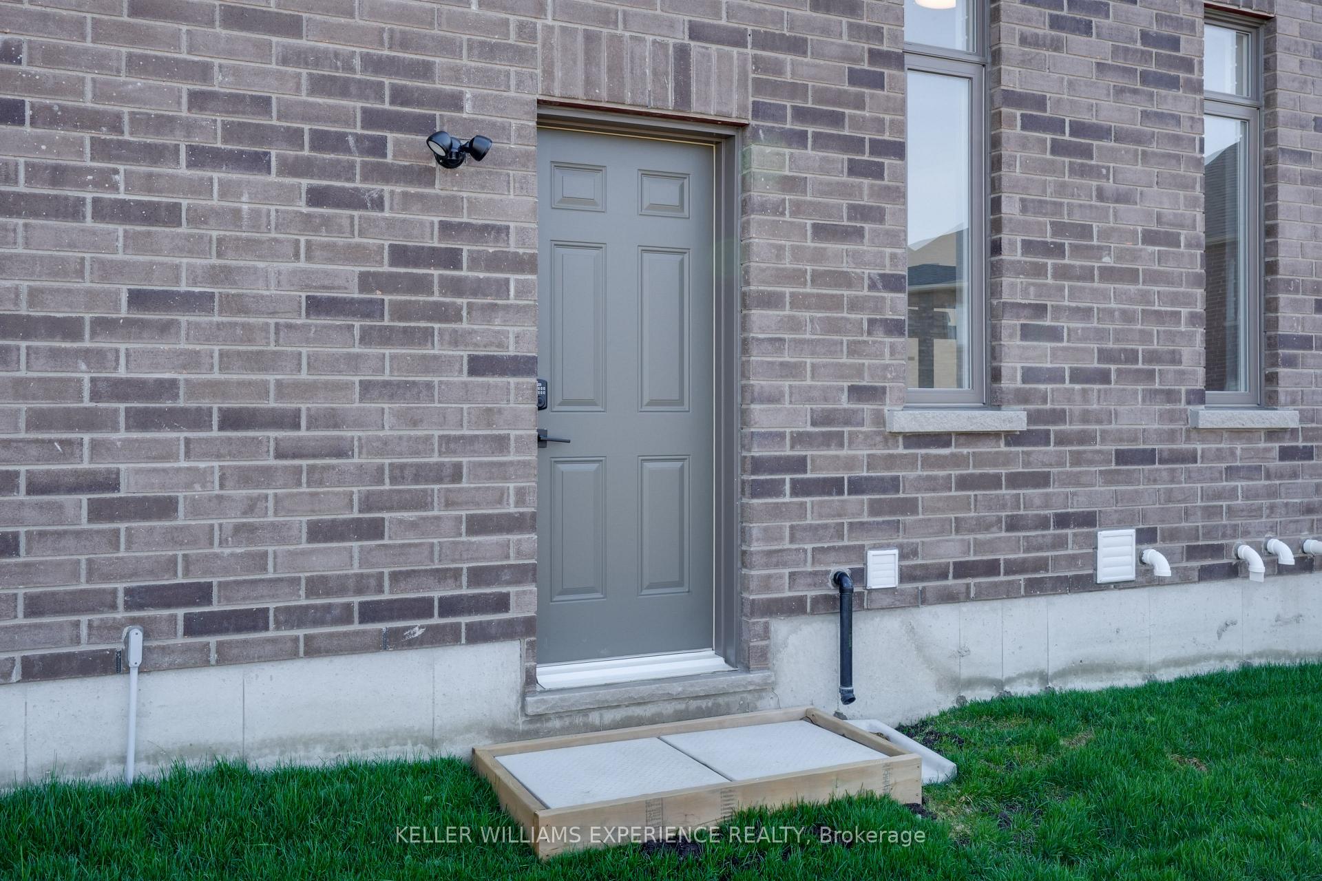 Photo 38 of 52 Sagewood Avenue, Barrie, Rural Barrie Southeast — HOMEH