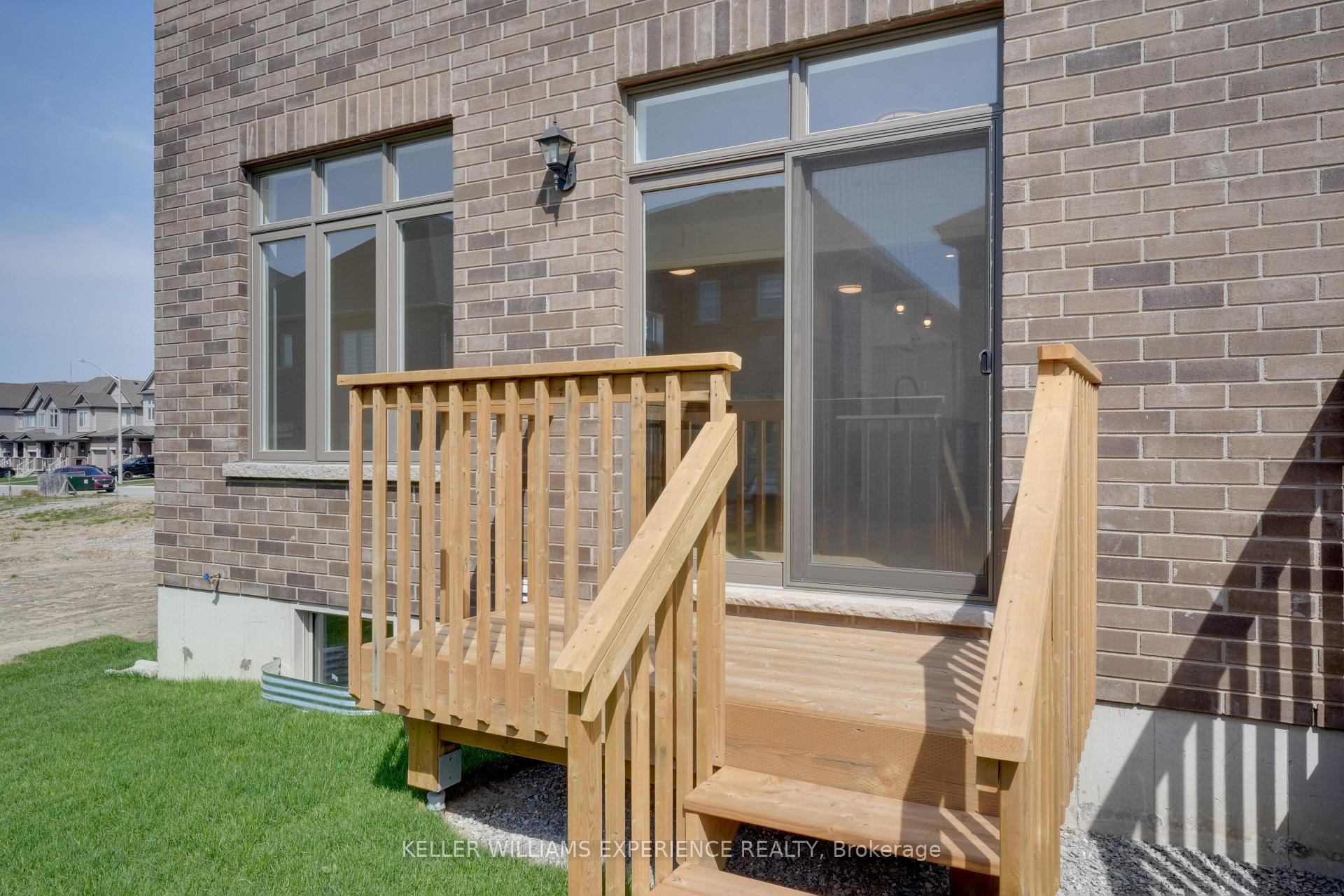 Photo 41 of 52 Sagewood Avenue, Barrie, Rural Barrie Southeast — HOMEH