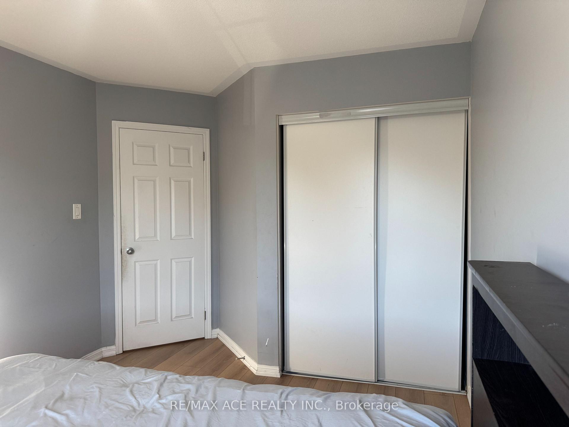 Photo 2 of Unit Room 1, 1851 Parkhurst Crescent, Pickering, Duffin Heights — HOMEH