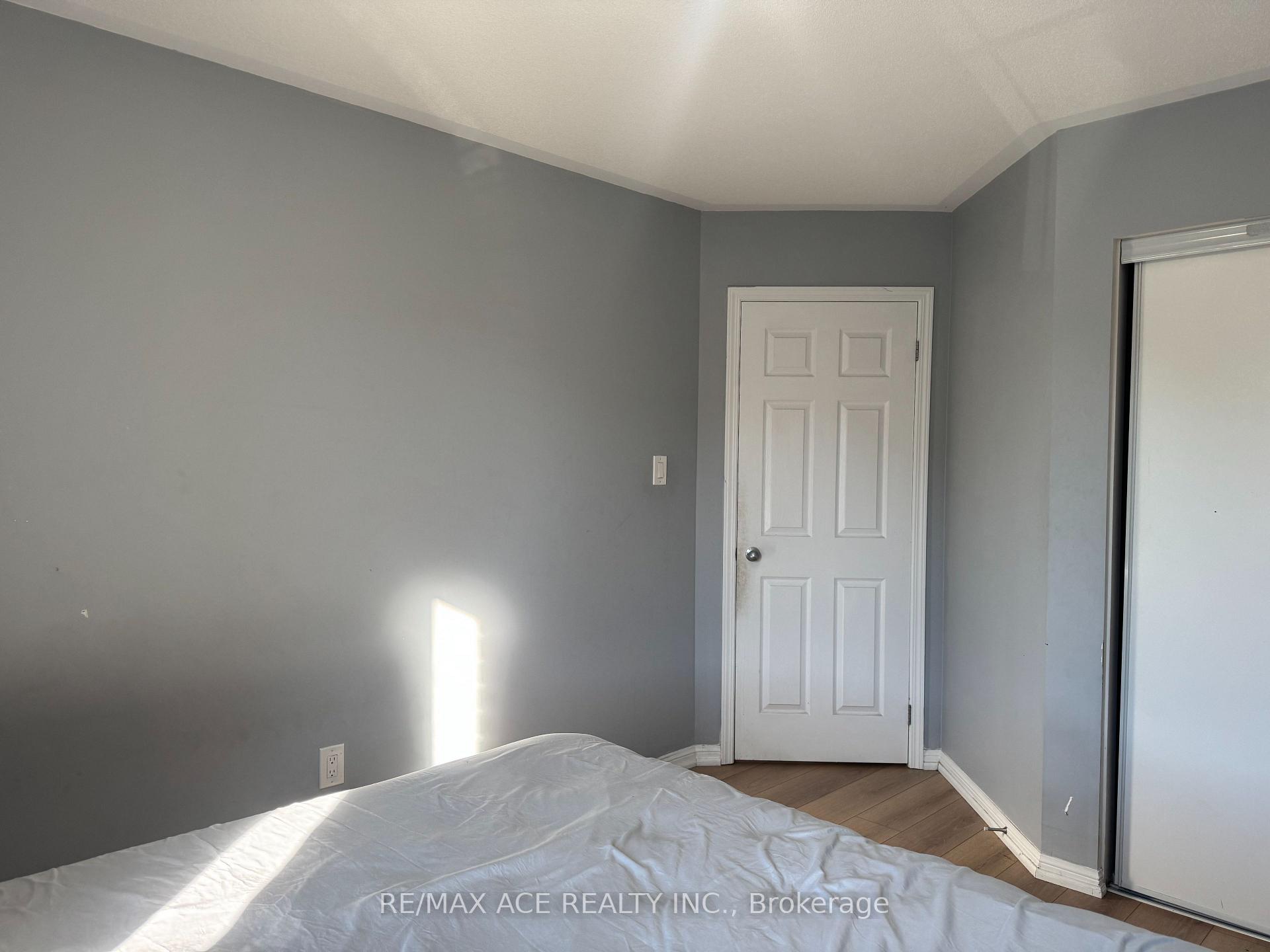 Photo 3 of Unit Room 1, 1851 Parkhurst Crescent, Pickering, Duffin Heights — HOMEH