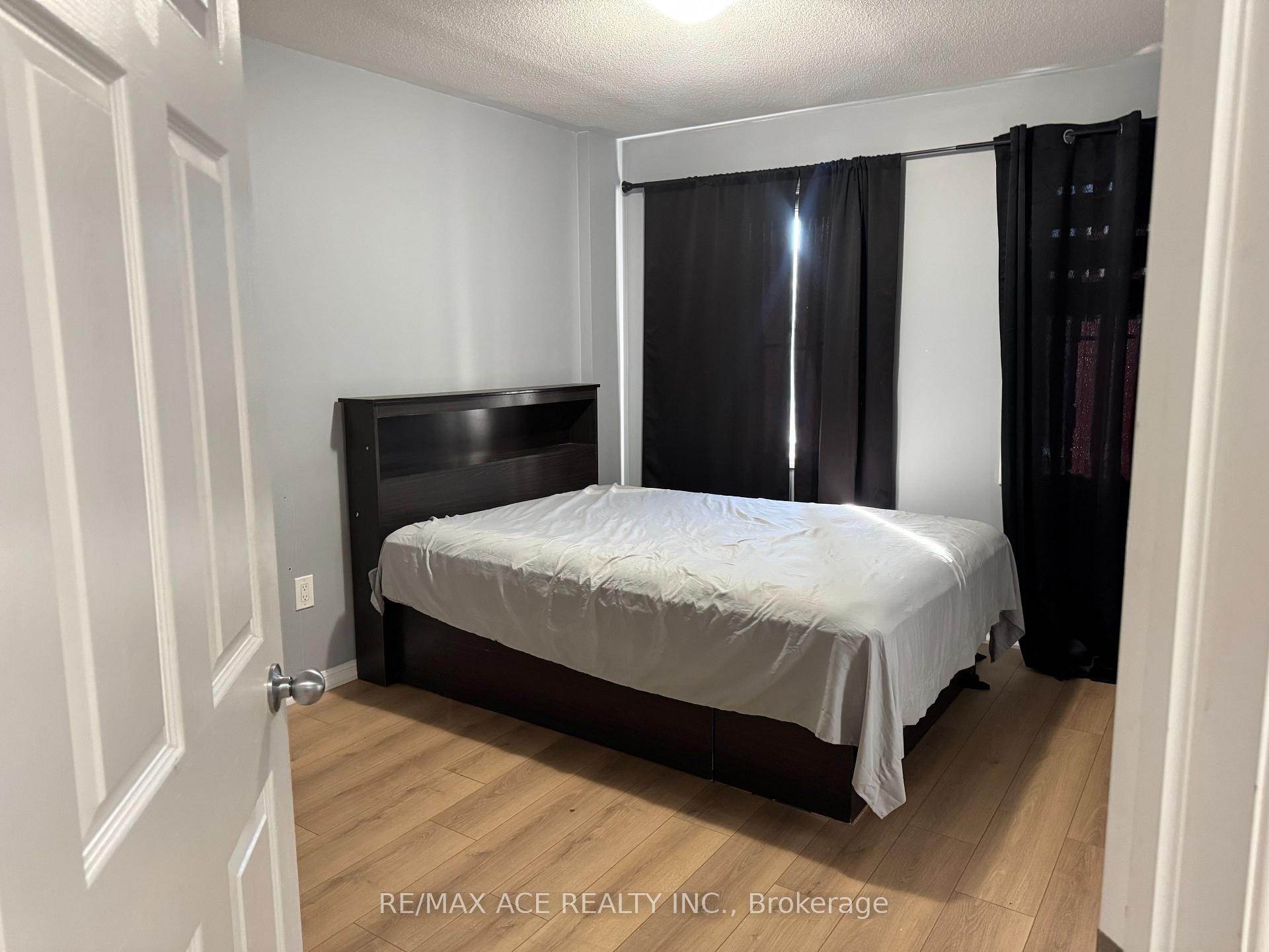 Photo 4 of Unit Room 1, 1851 Parkhurst Crescent, Pickering, Duffin Heights — HOMEH