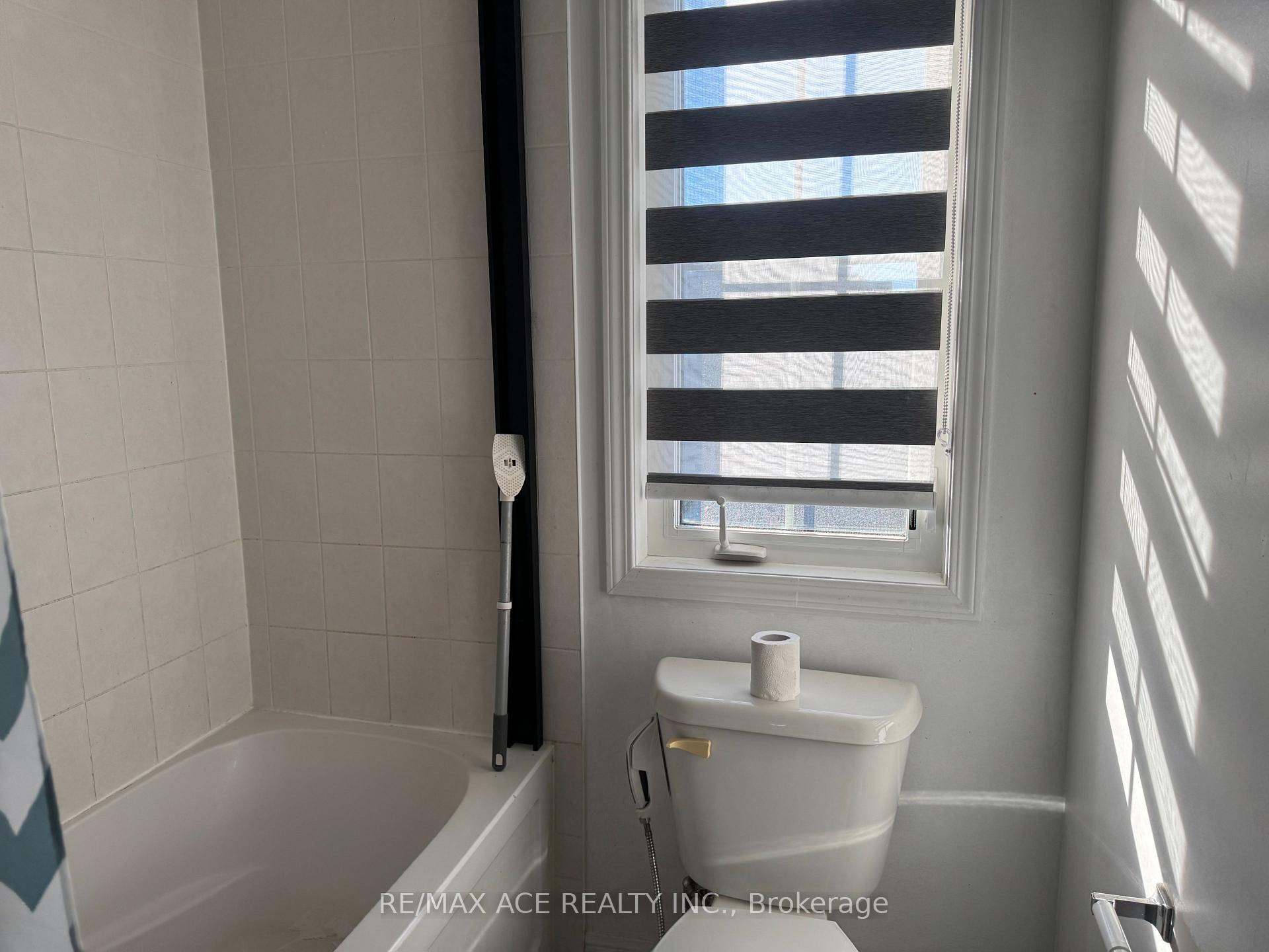 Photo 9 of Unit Room 1, 1851 Parkhurst Crescent, Pickering, Duffin Heights — HOMEH