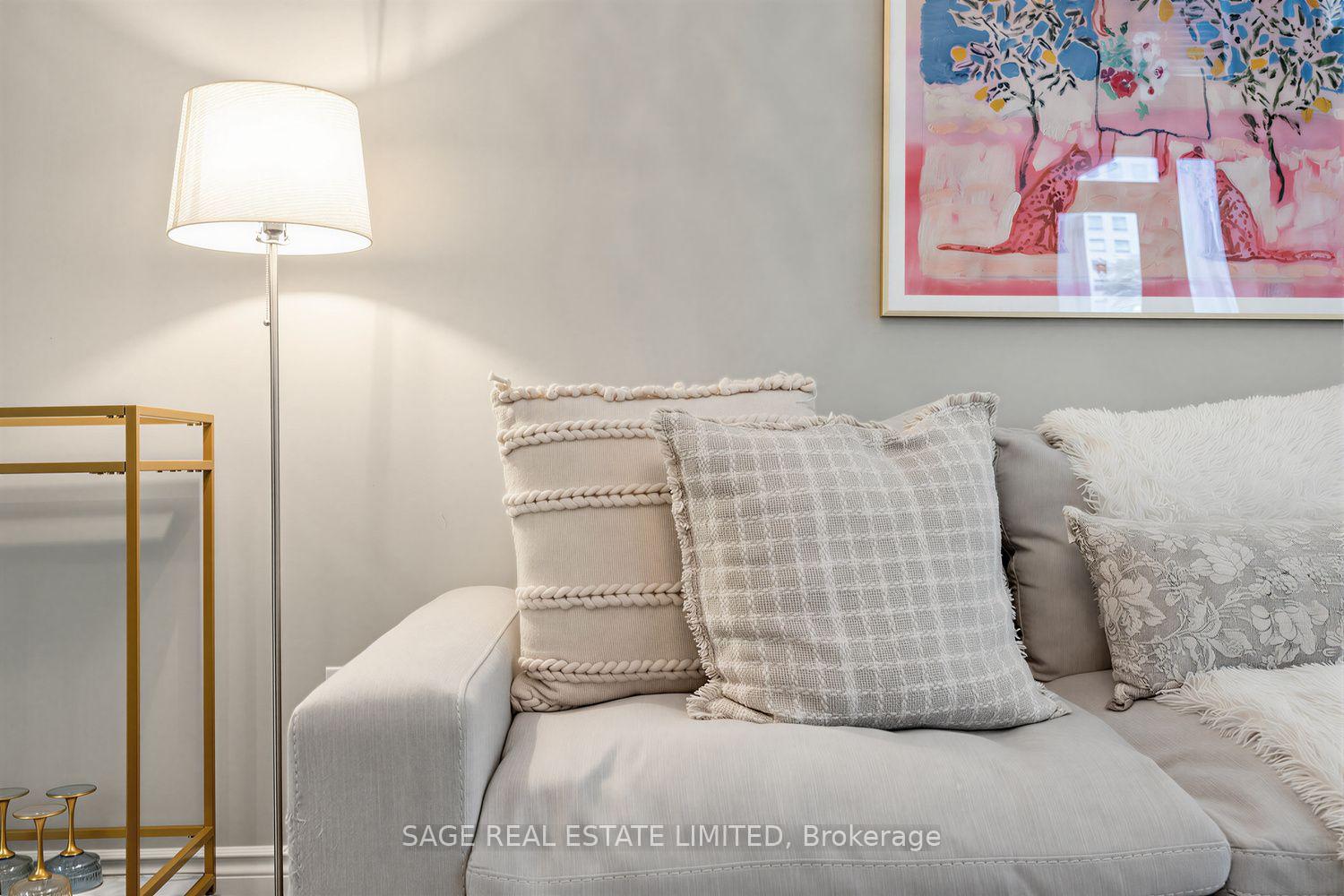 Photo 6 of Unit 303, 80 Cumberland Street, Toronto, The Annex — HOMEH