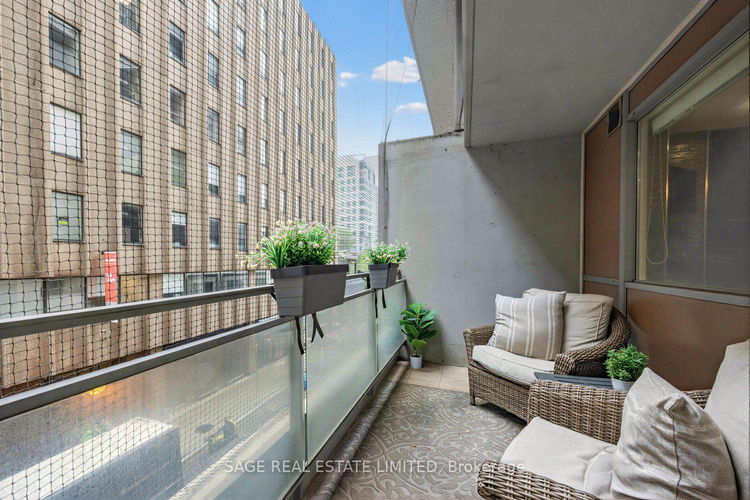 Photo 9 of Unit 303, 80 Cumberland Street, Toronto, The Annex — HOMEH