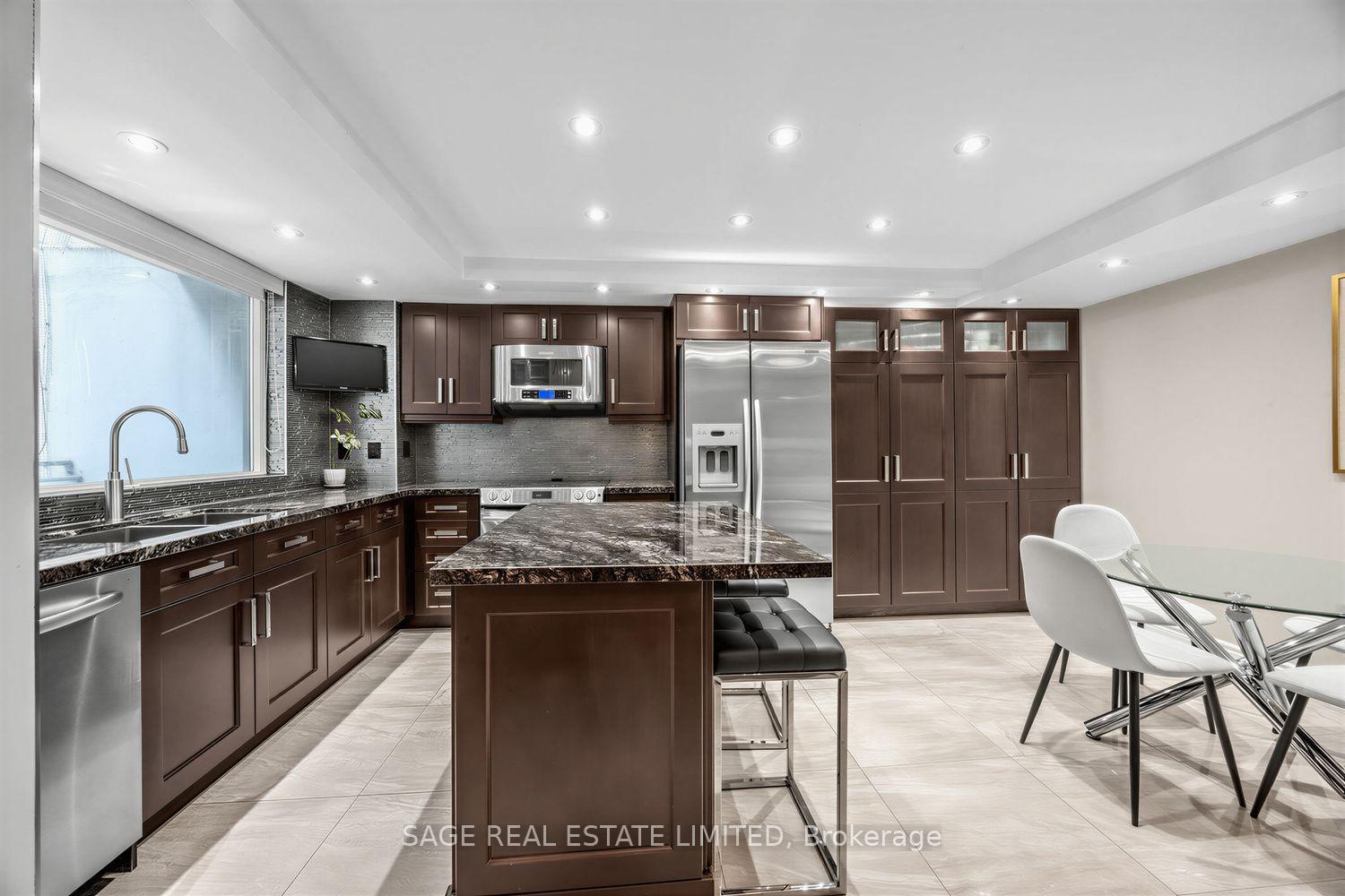 Photo 11 of Unit 303, 80 Cumberland Street, Toronto, The Annex — HOMEH