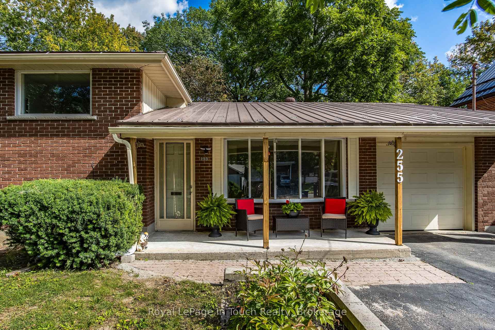 Photo 2 of 255 Eighth Street, Midland — HOMEH