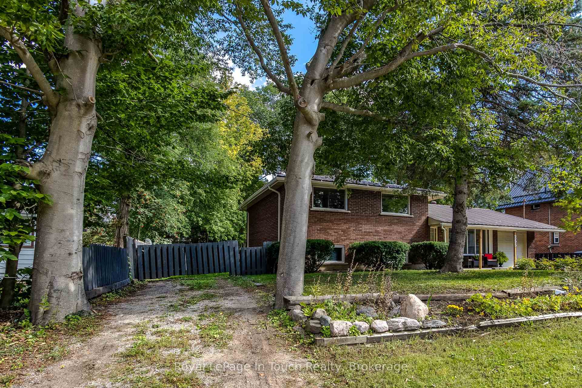 Photo 3 of 255 Eighth Street, Midland — HOMEH