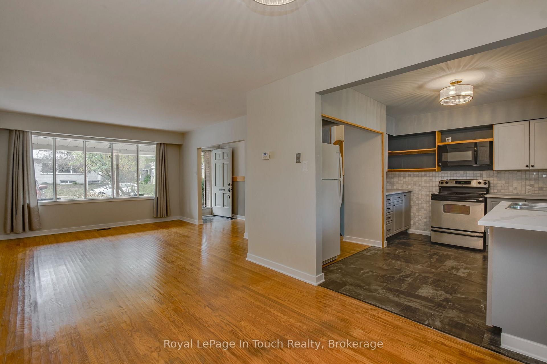 Photo 7 of 255 Eighth Street, Midland — HOMEH