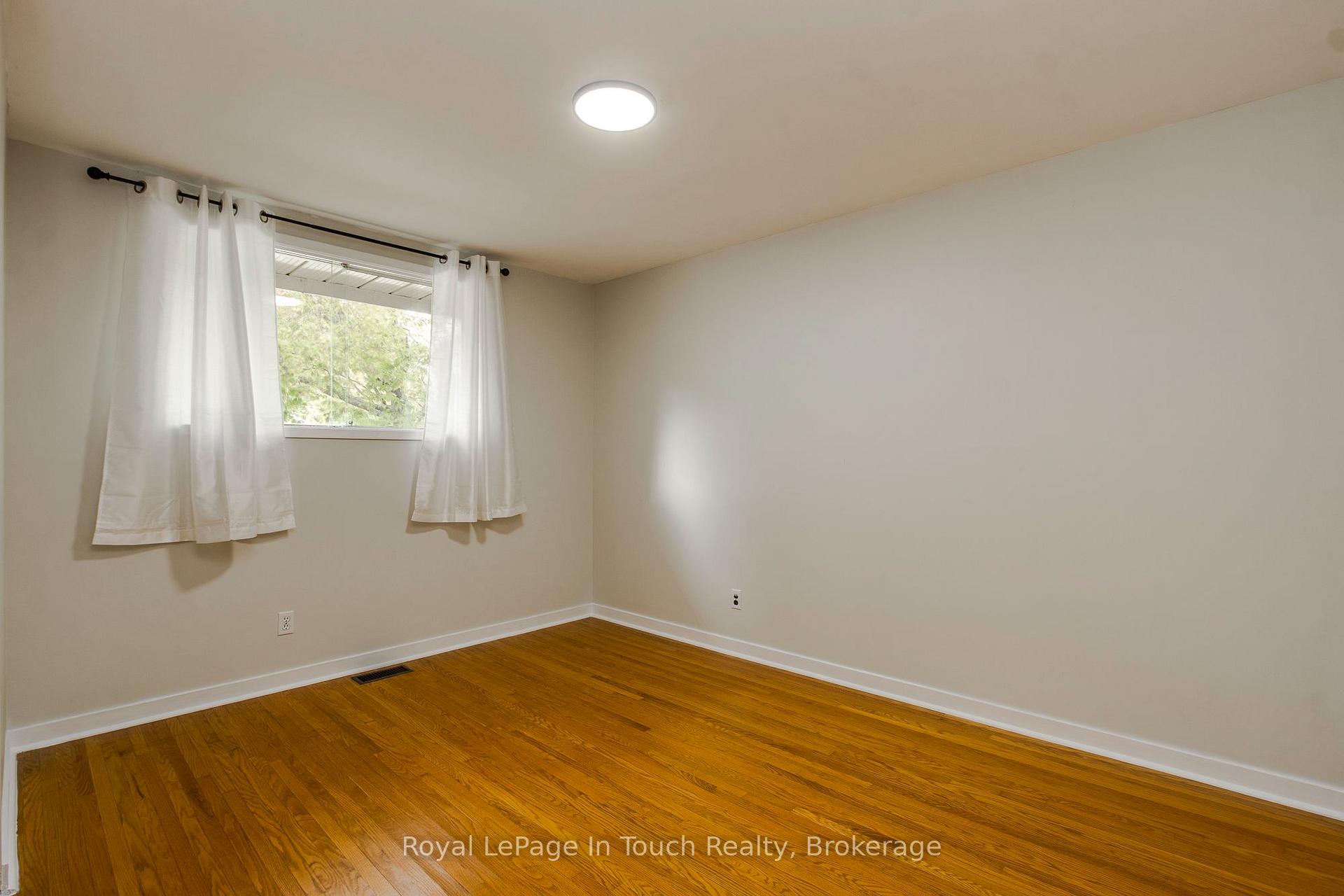 Photo 11 of 255 Eighth Street, Midland — HOMEH