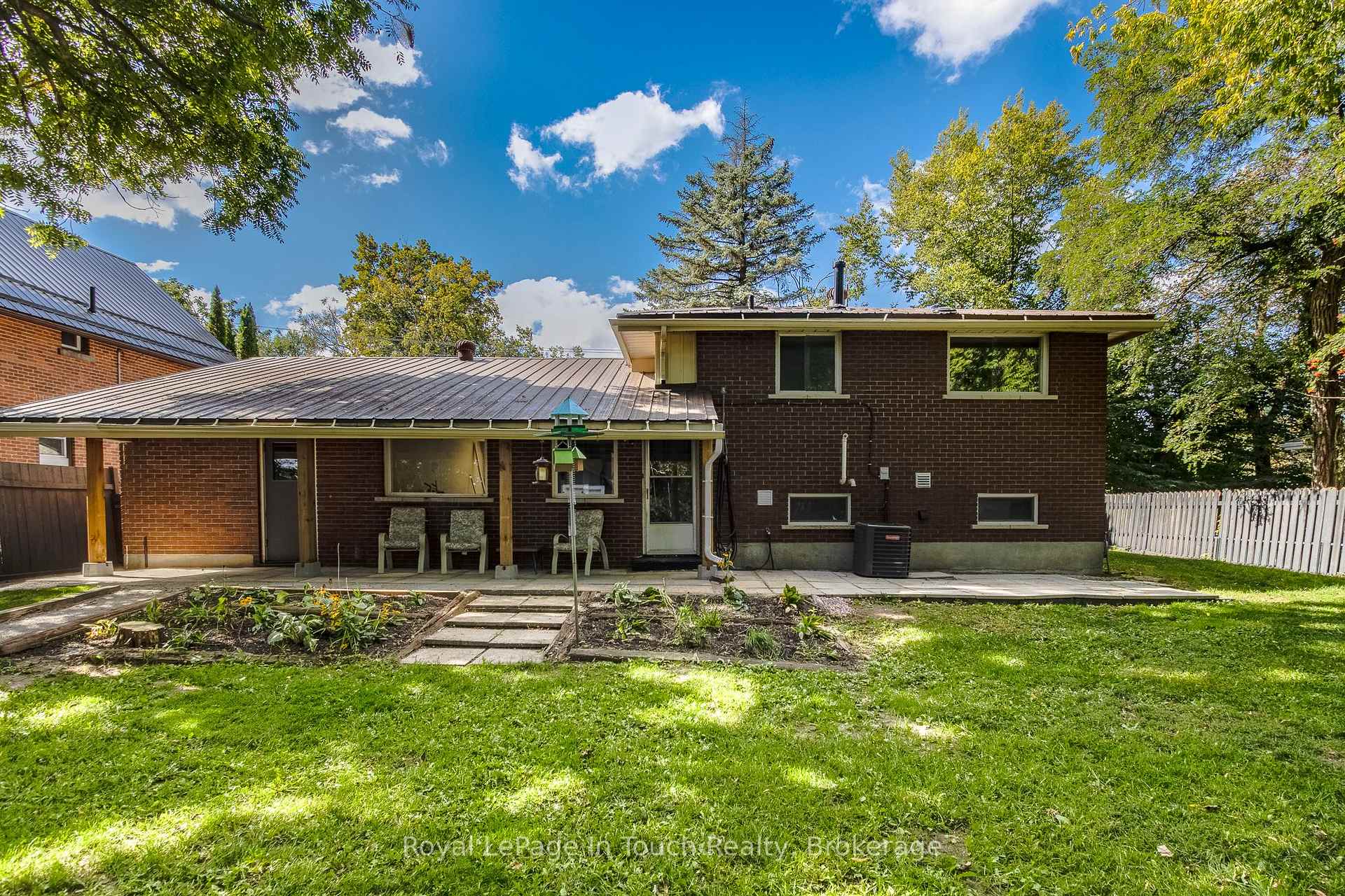 Photo 19 of 255 Eighth Street, Midland — HOMEH