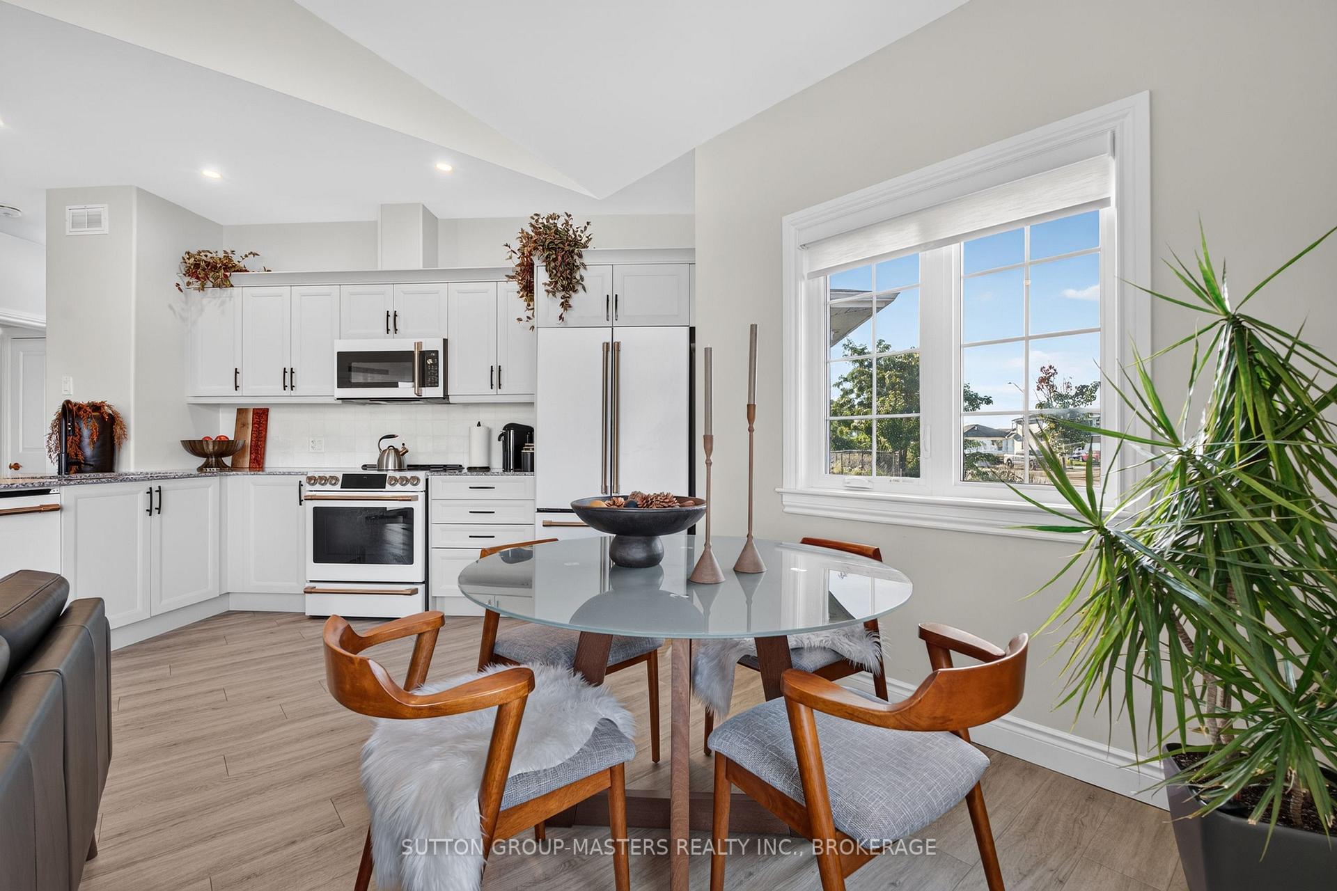 Photo 14 of 69 Lowry Place, Loyalist, Amherstview — HOMEH