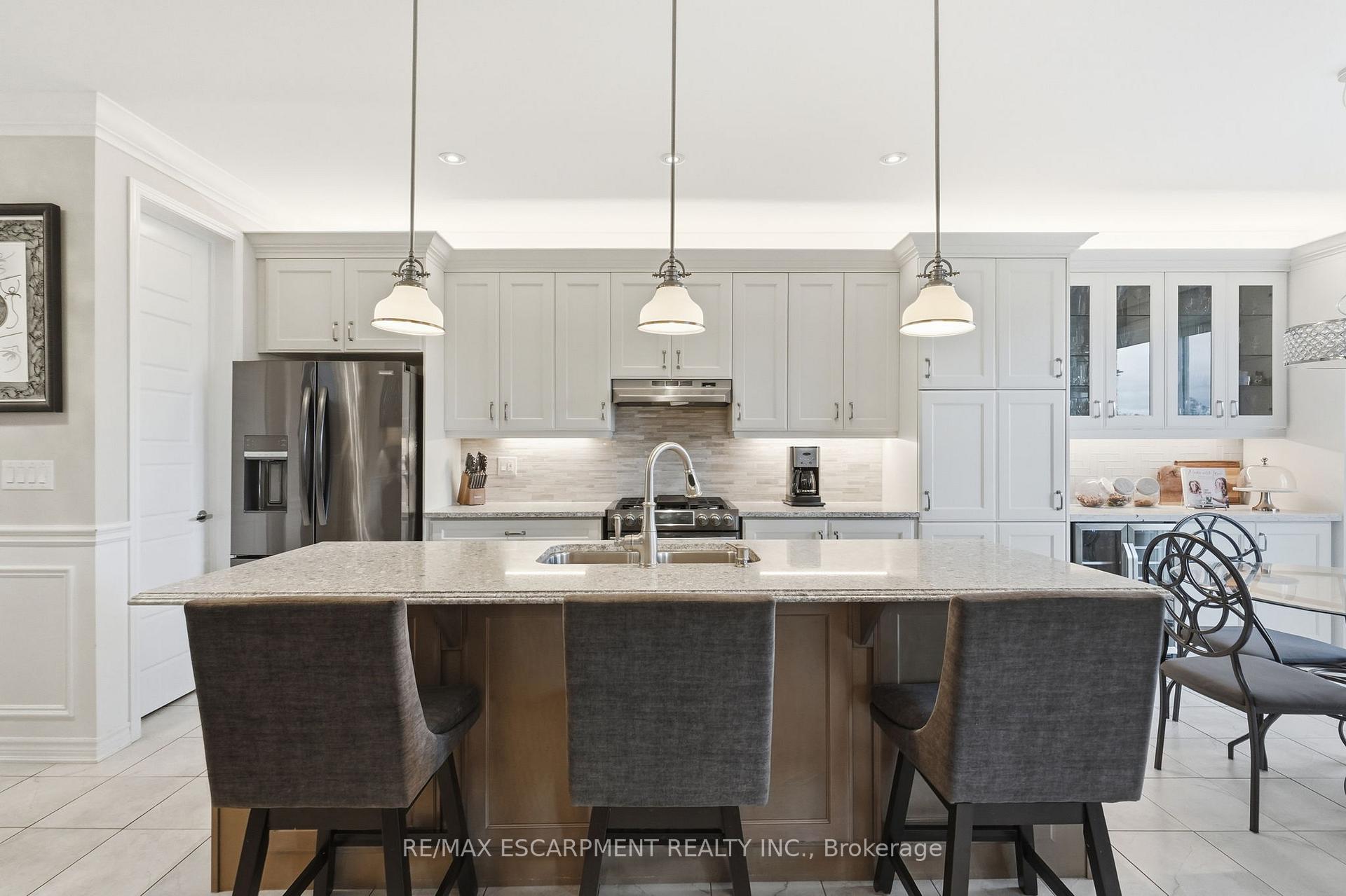 Photo 9 of 23 Forest Ridge Avenue, Hamilton, Waterdown — HOMEH