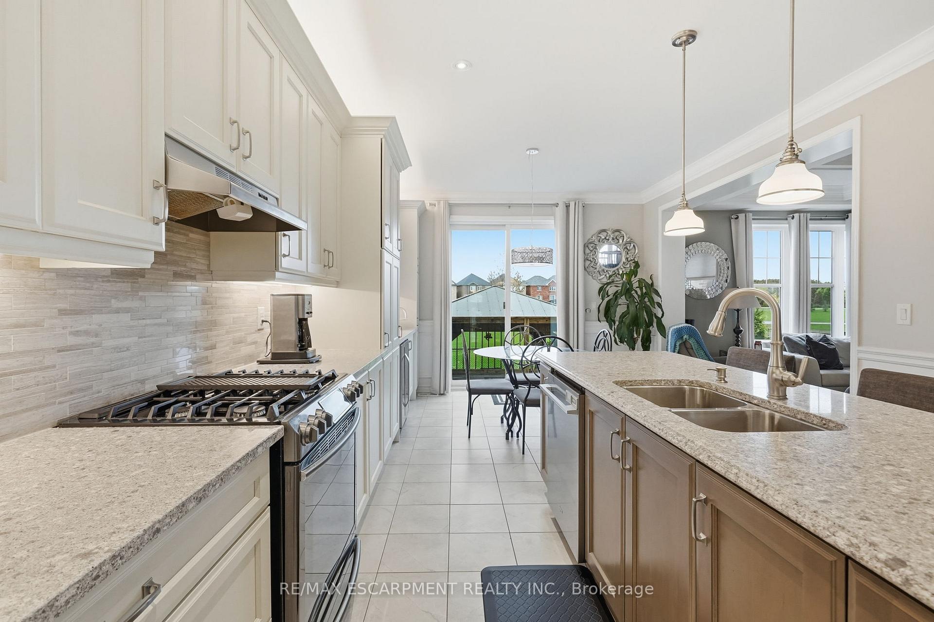 Photo 11 of 23 Forest Ridge Avenue, Hamilton, Waterdown — HOMEH