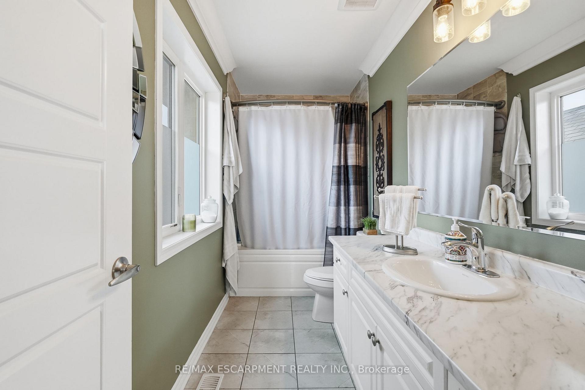 Photo 29 of 23 Forest Ridge Avenue, Hamilton, Waterdown — HOMEH